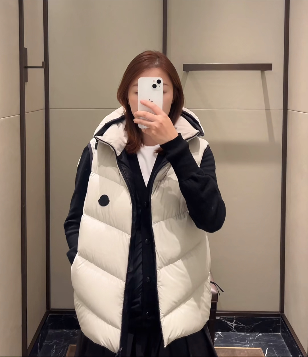 上身效果｜Moncler Guersac男士斜纹绗缝连帽羽绒马甲.男女上身都好看.