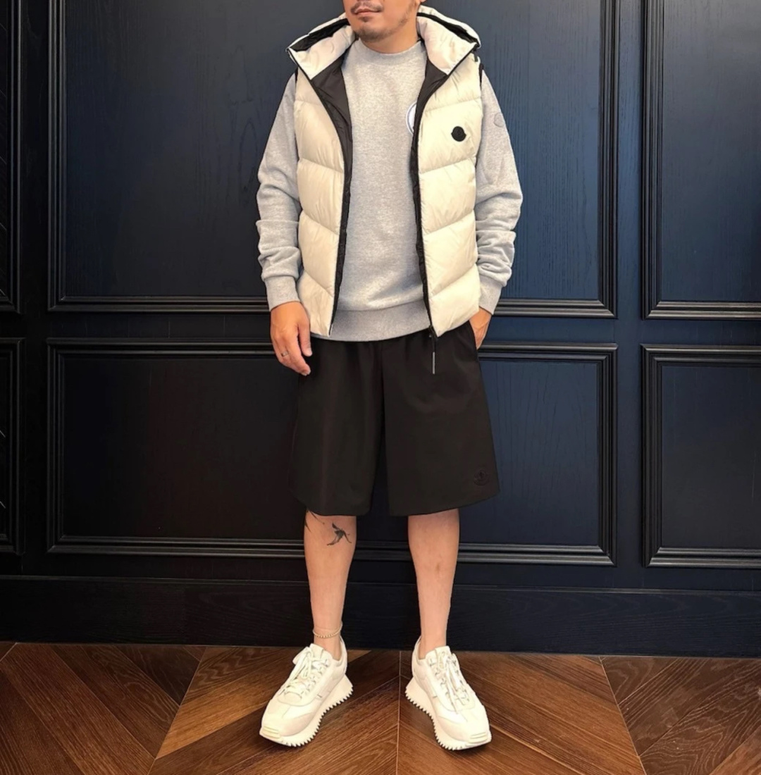 上身效果｜Moncler Guersac男士斜纹绗缝连帽羽绒马甲.男女上身都好看.