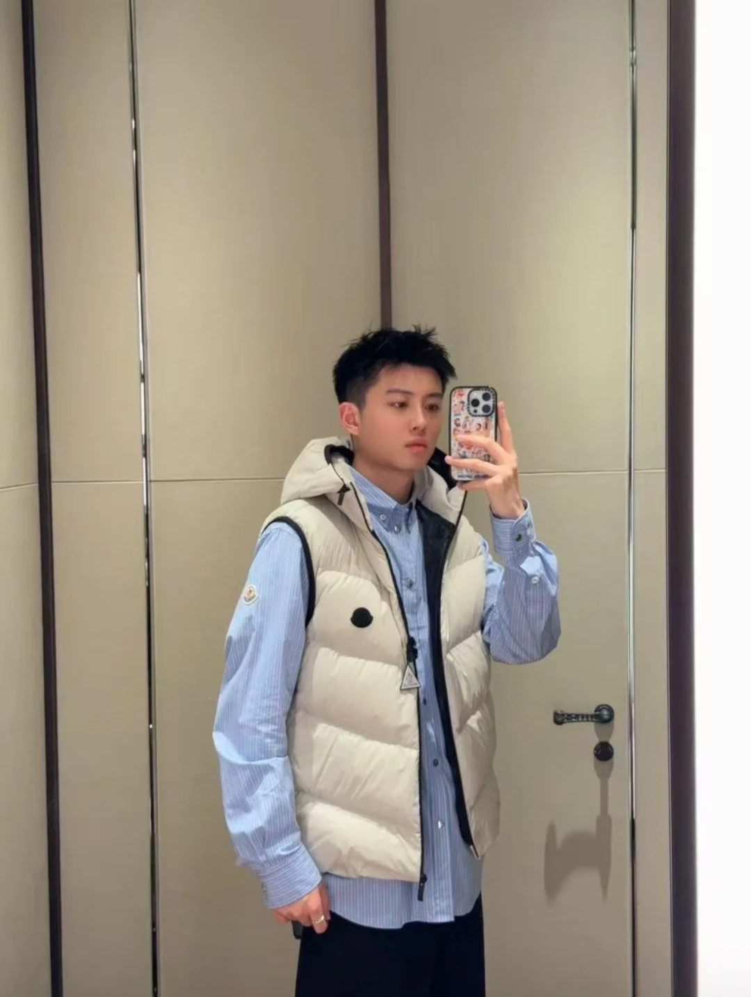 上身效果｜Moncler Guersac男士斜纹绗缝连帽羽绒马甲.男女上身都好看.