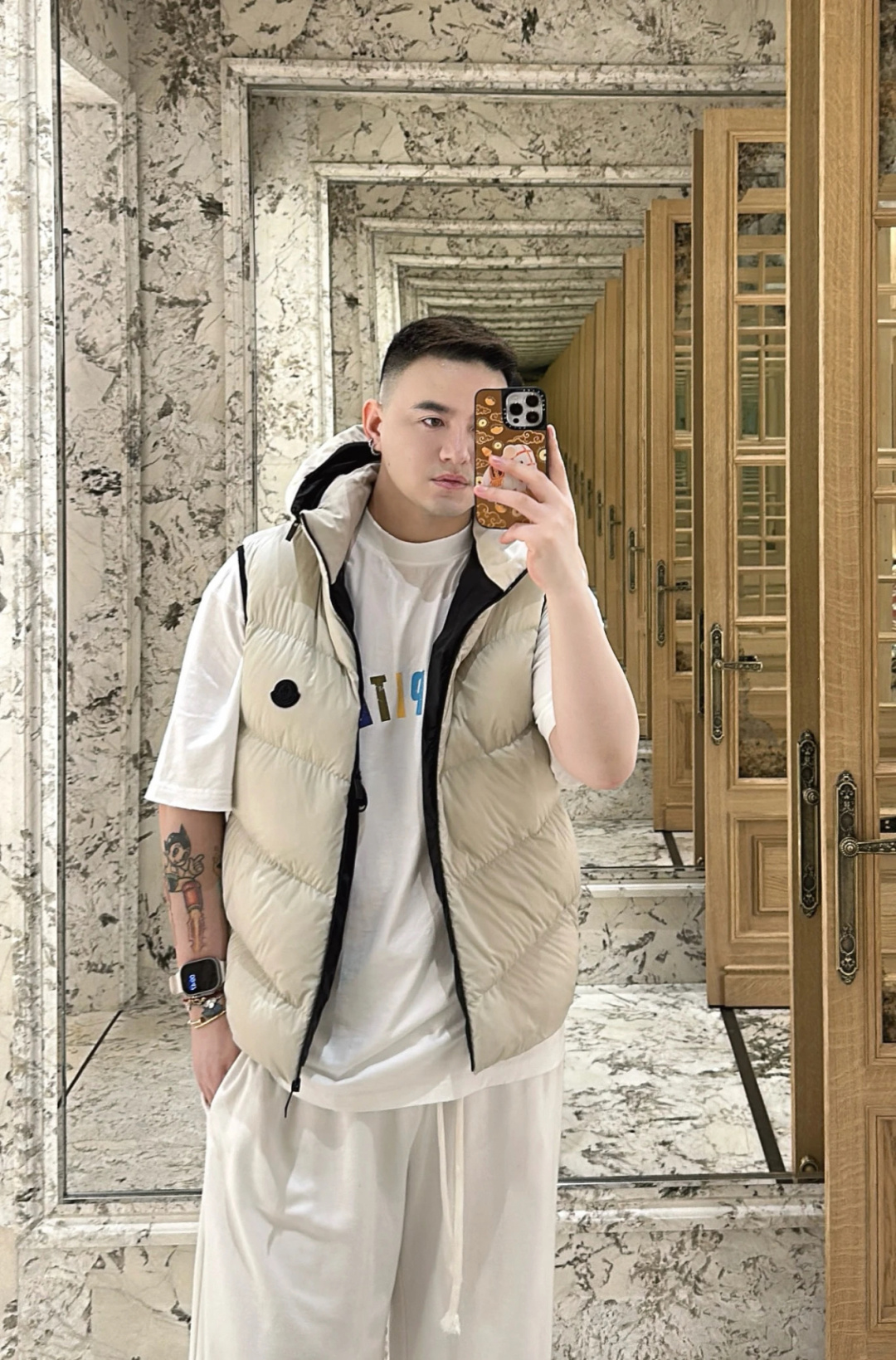 上身效果｜Moncler Guersac男士斜纹绗缝连帽羽绒马甲.男女上身都好看.