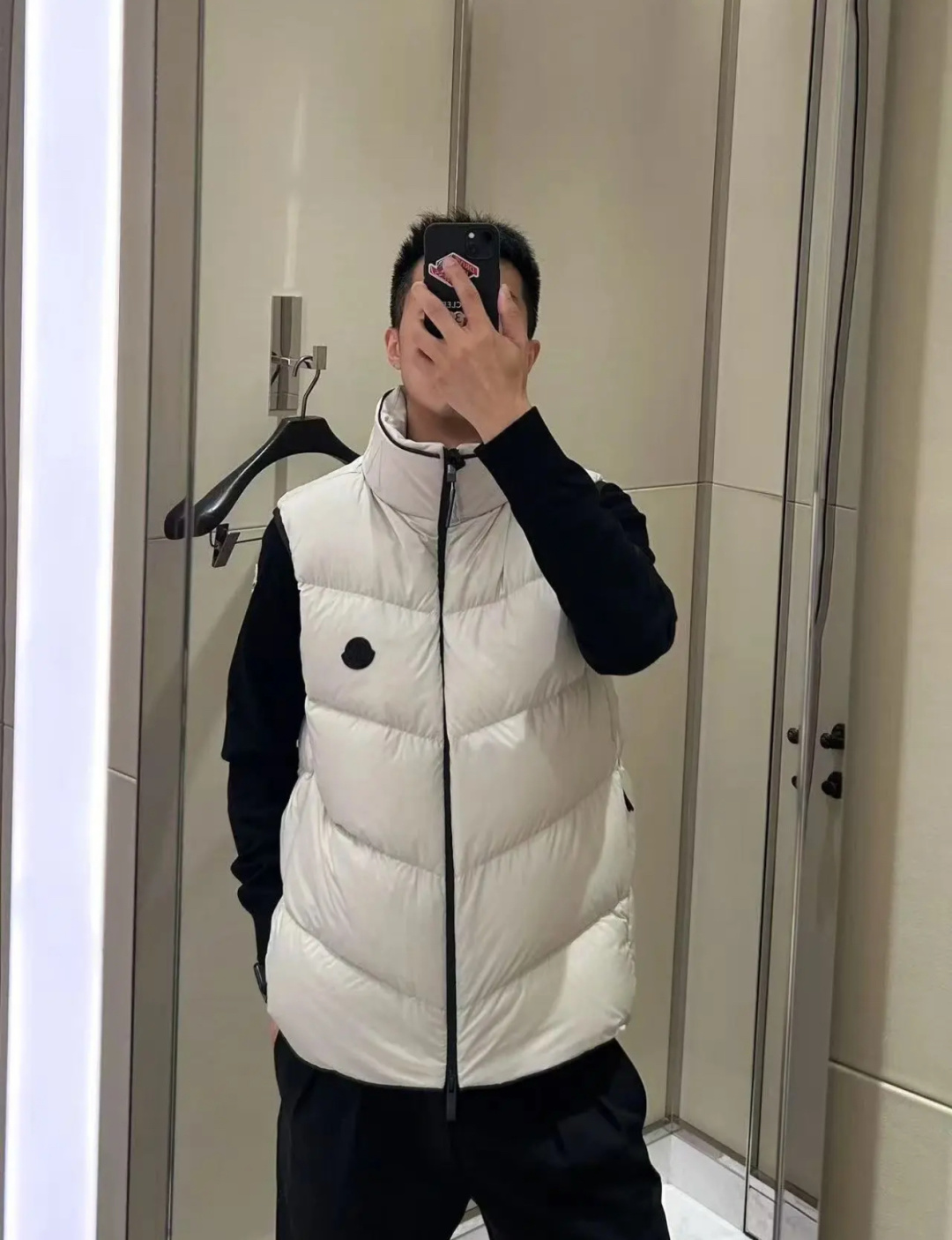 上身效果｜Moncler Guersac男士斜纹绗缝连帽羽绒马甲.男女上身都好看.