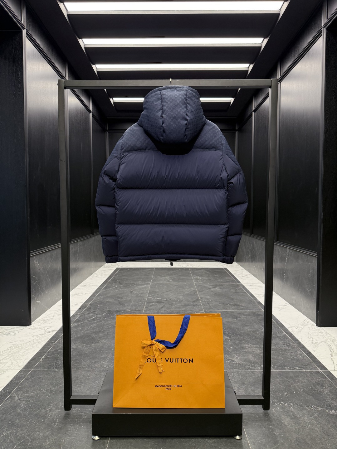 高版本-特级羽绒⬆️Louis Vuitton Lv 141拼接MONOGRAM全新立体提花连帽羽绒外套