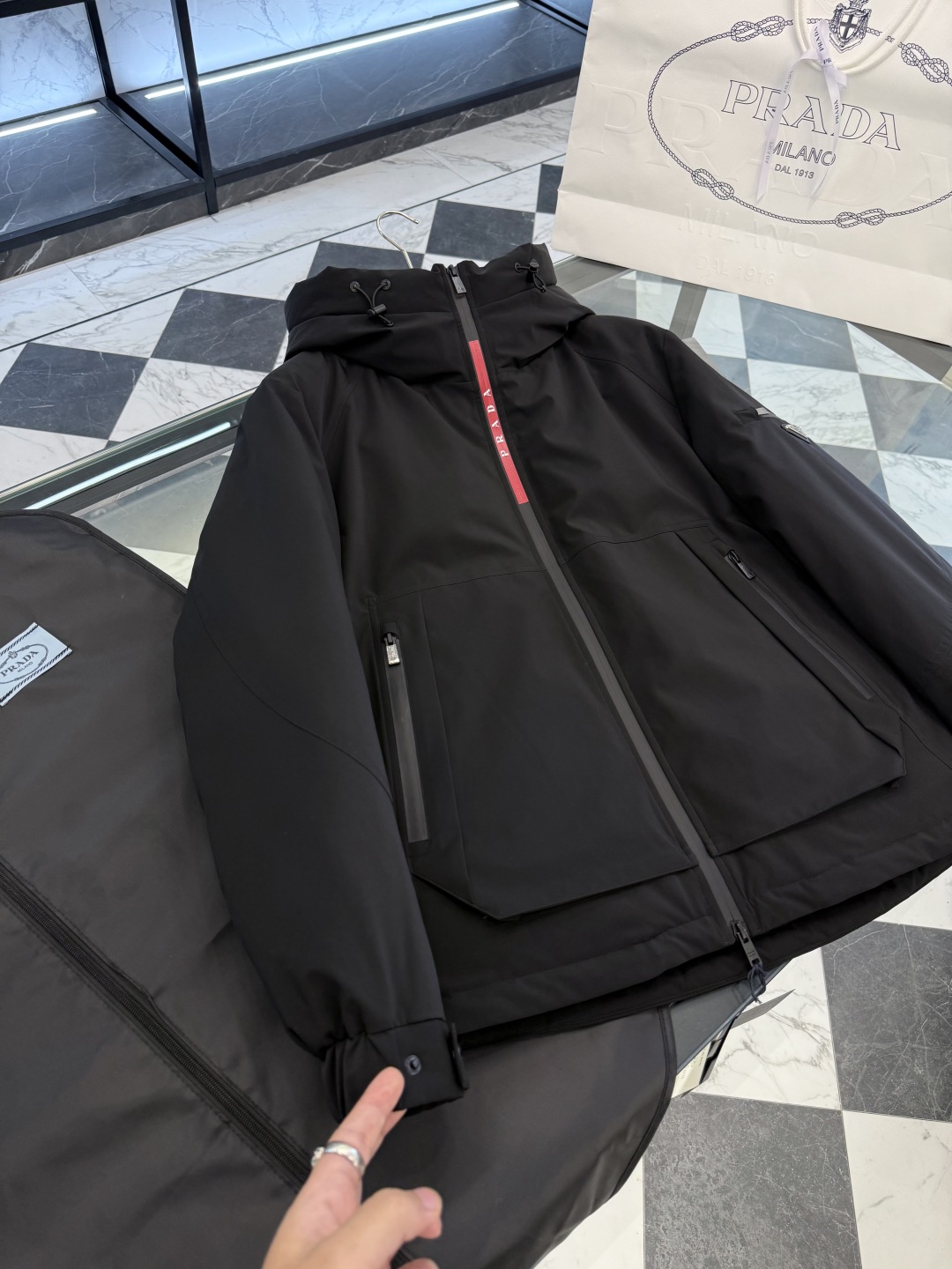 Prada Goose Down Padded Jacket Outfits Classic Red Label Lightweight Business 3 cmp i1759083628659 3217 0 1