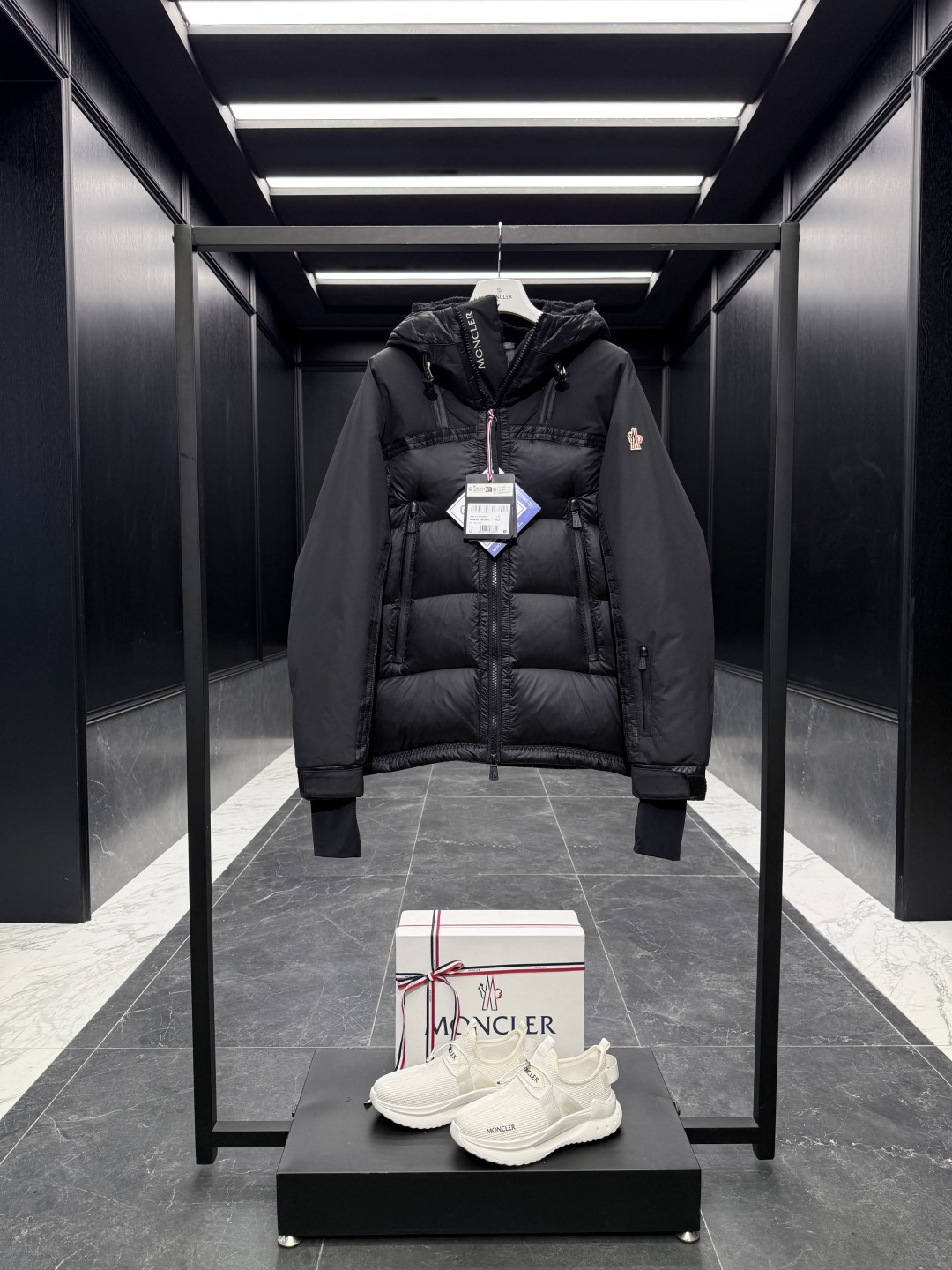 特级羽绒⬆️ Moncler Grenoble男士Morgins羊毛皮拼接里羽绒服.高端单品.原版购入开