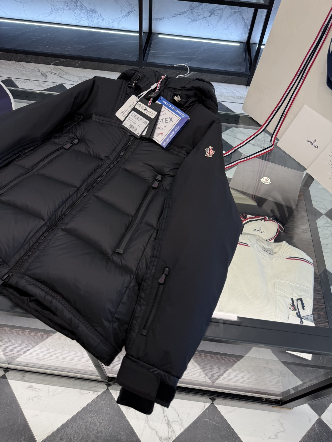 Moncler Grenoble 男士Morgins羊毛皮拼接里羽绒服.原版3W+购入开发.高端单品.更