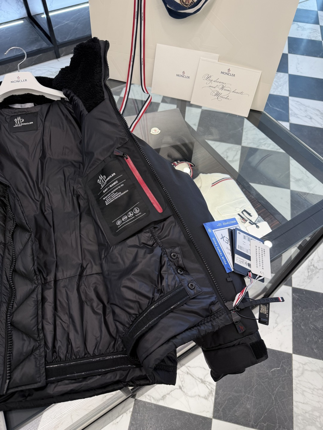 Moncler Grenoble 男士Morgins羊毛皮拼接里羽绒服.原版3W+购入开发.高端单品.更