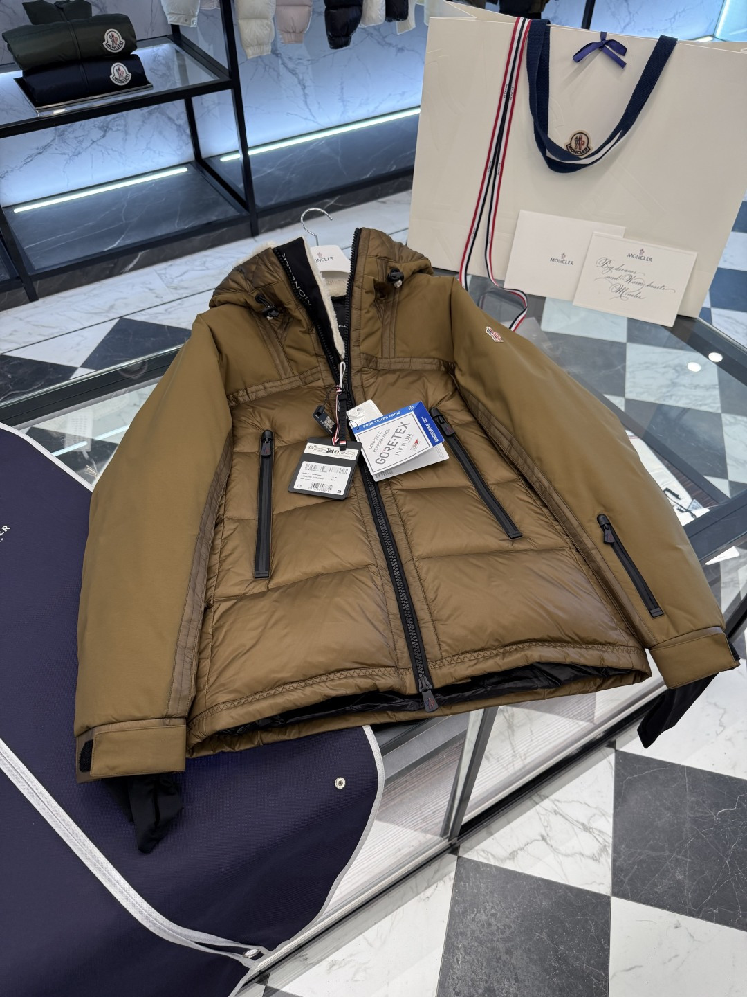 Moncler Grenoble 男士Morgins羊毛皮拼接里羽绒服.原版3W+购入开发.高端单品.更