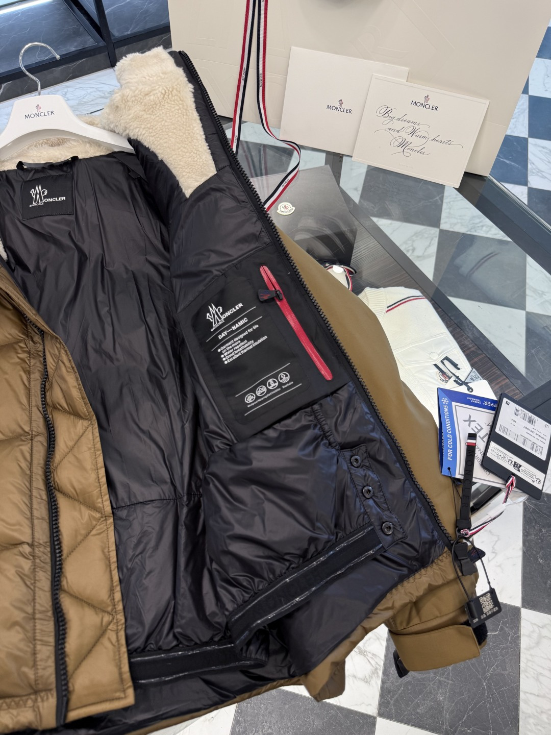 Moncler Grenoble 男士Morgins羊毛皮拼接里羽绒服.原版3W+购入开发.高端单品.更