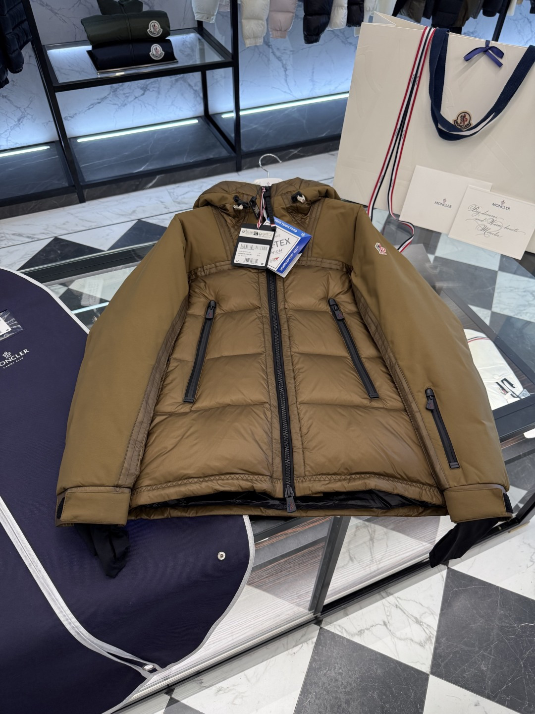 Moncler Grenoble 男士Morgins羊毛皮拼接里羽绒服.原版3W+购入开发.高端单品.更