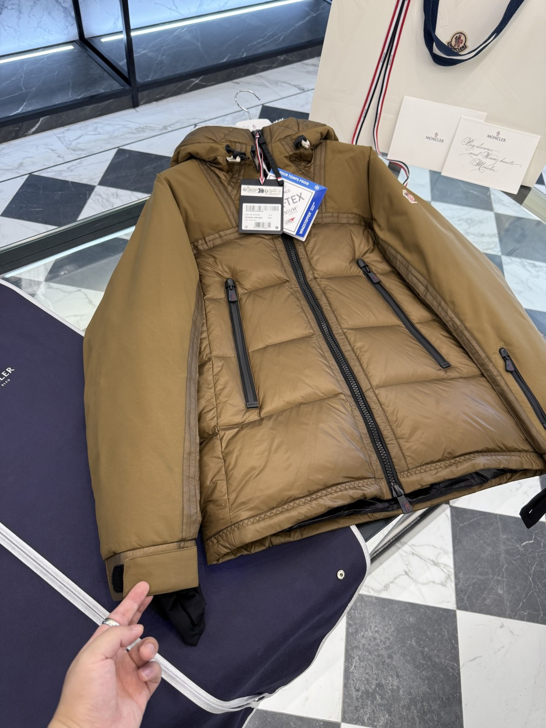 Moncler Grenoble 男士Morgins羊毛皮拼接里羽绒服.原版3W+购入开发.高端单品.更