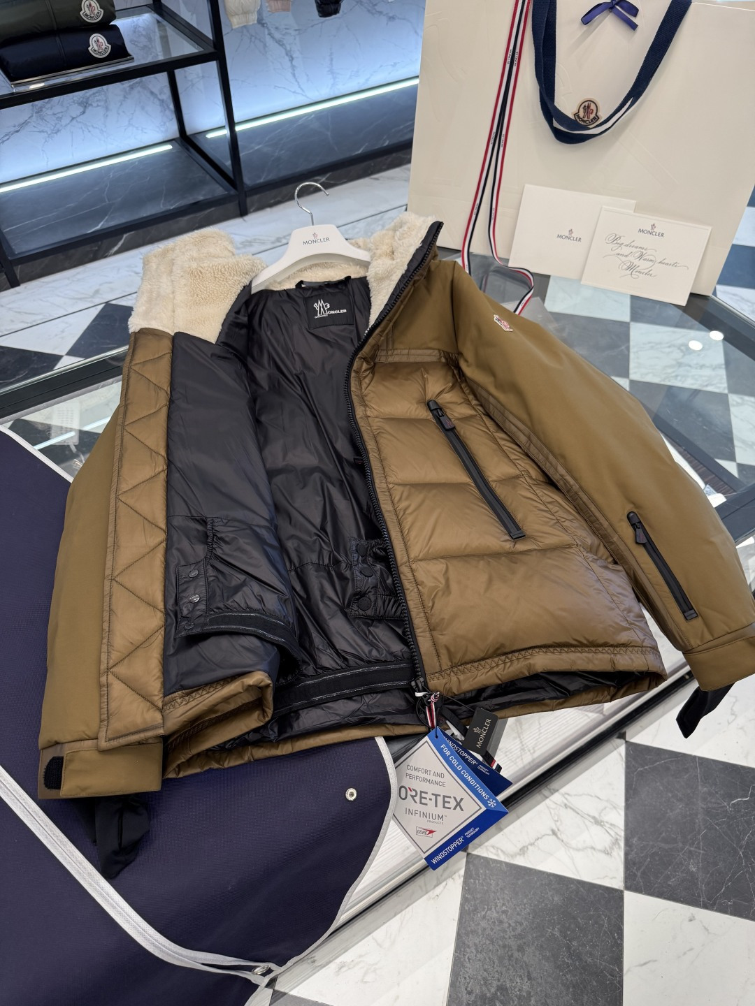 Moncler Grenoble 男士Morgins羊毛皮拼接里羽绒服.原版3W+购入开发.高端单品.更