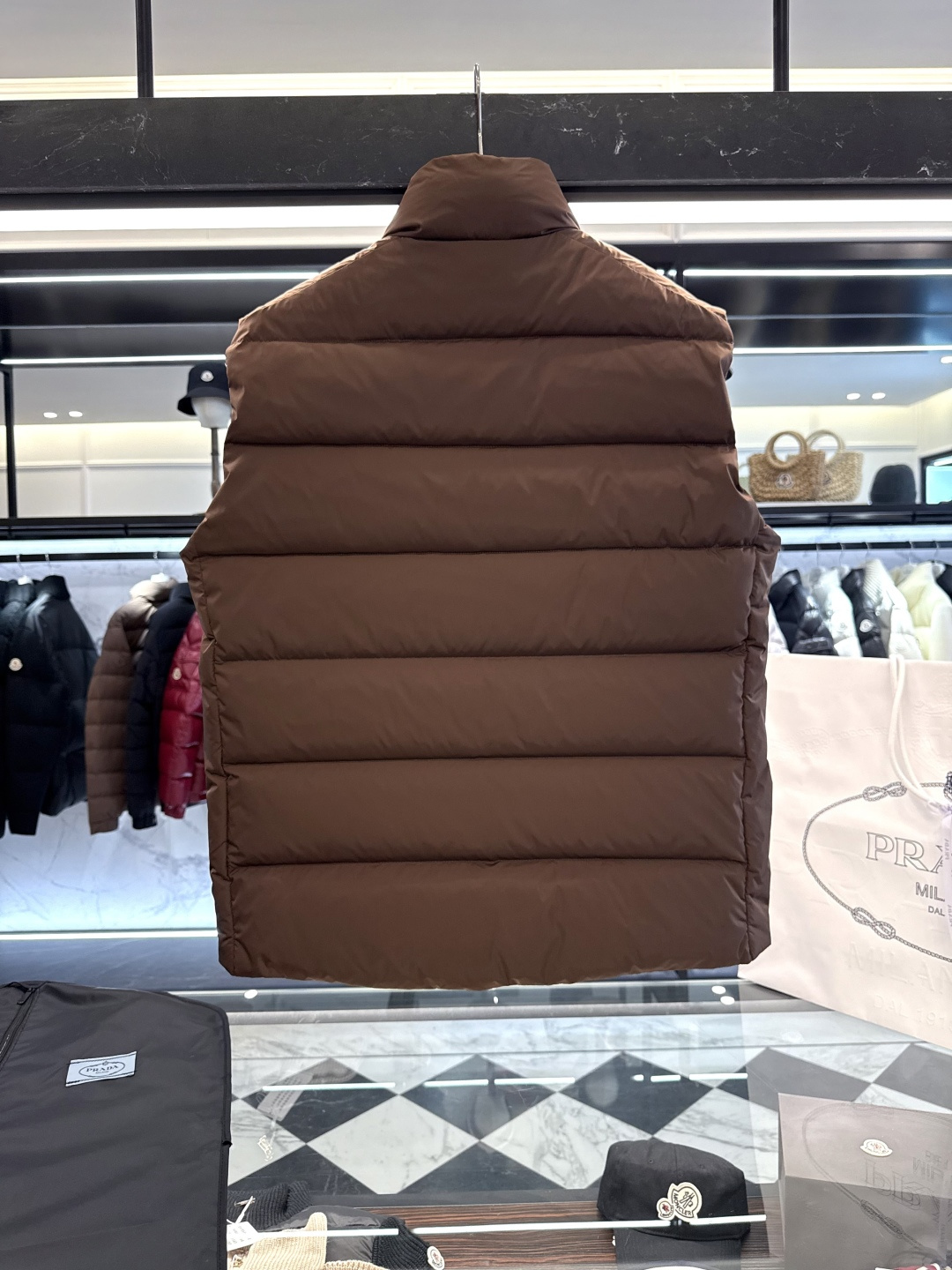 . 493381_560 493381_560