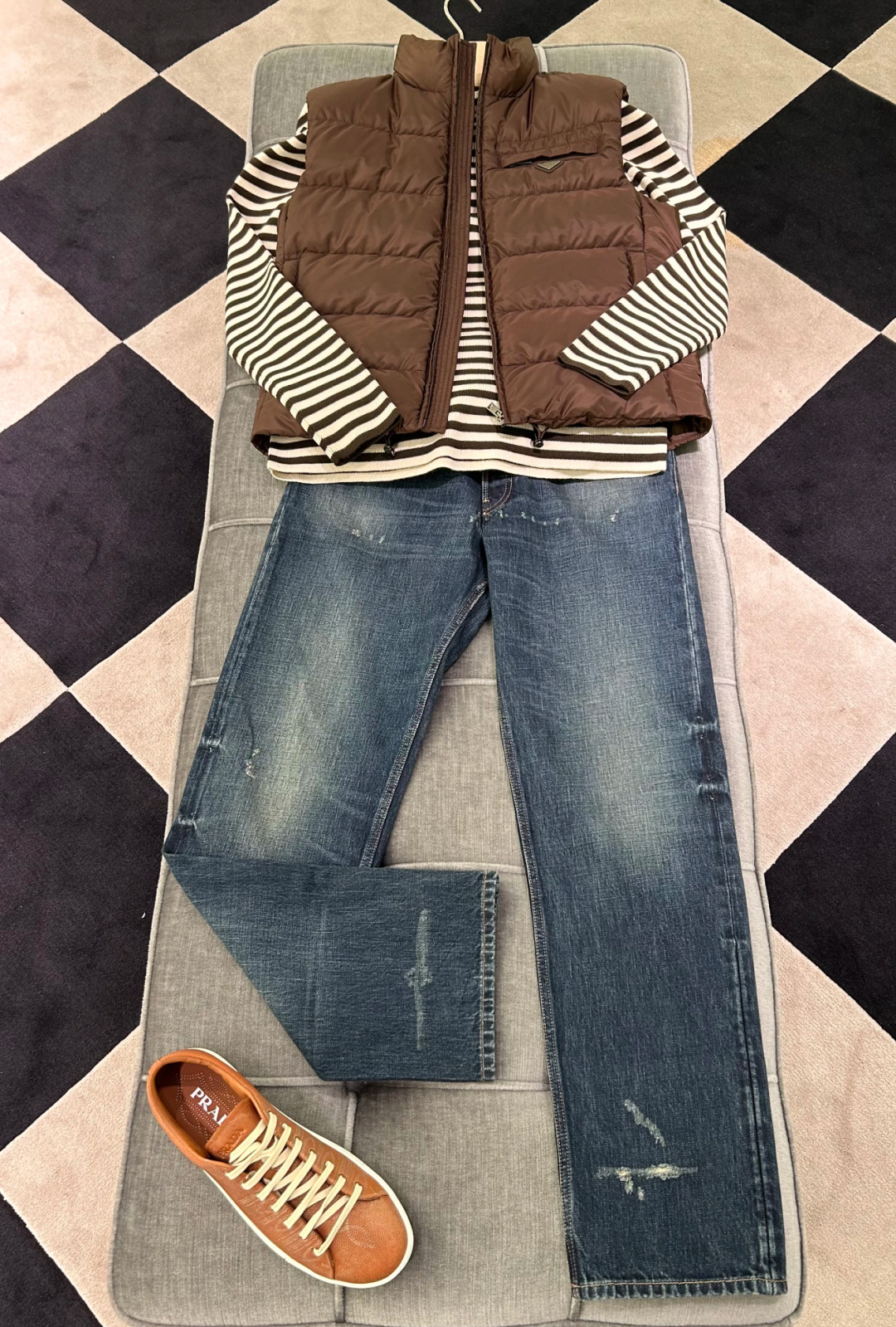 PRADA Re-Nylon 2025全新限定配色可可棕.经典羽绒马甲.这个配色太高级了.必须自留配色.