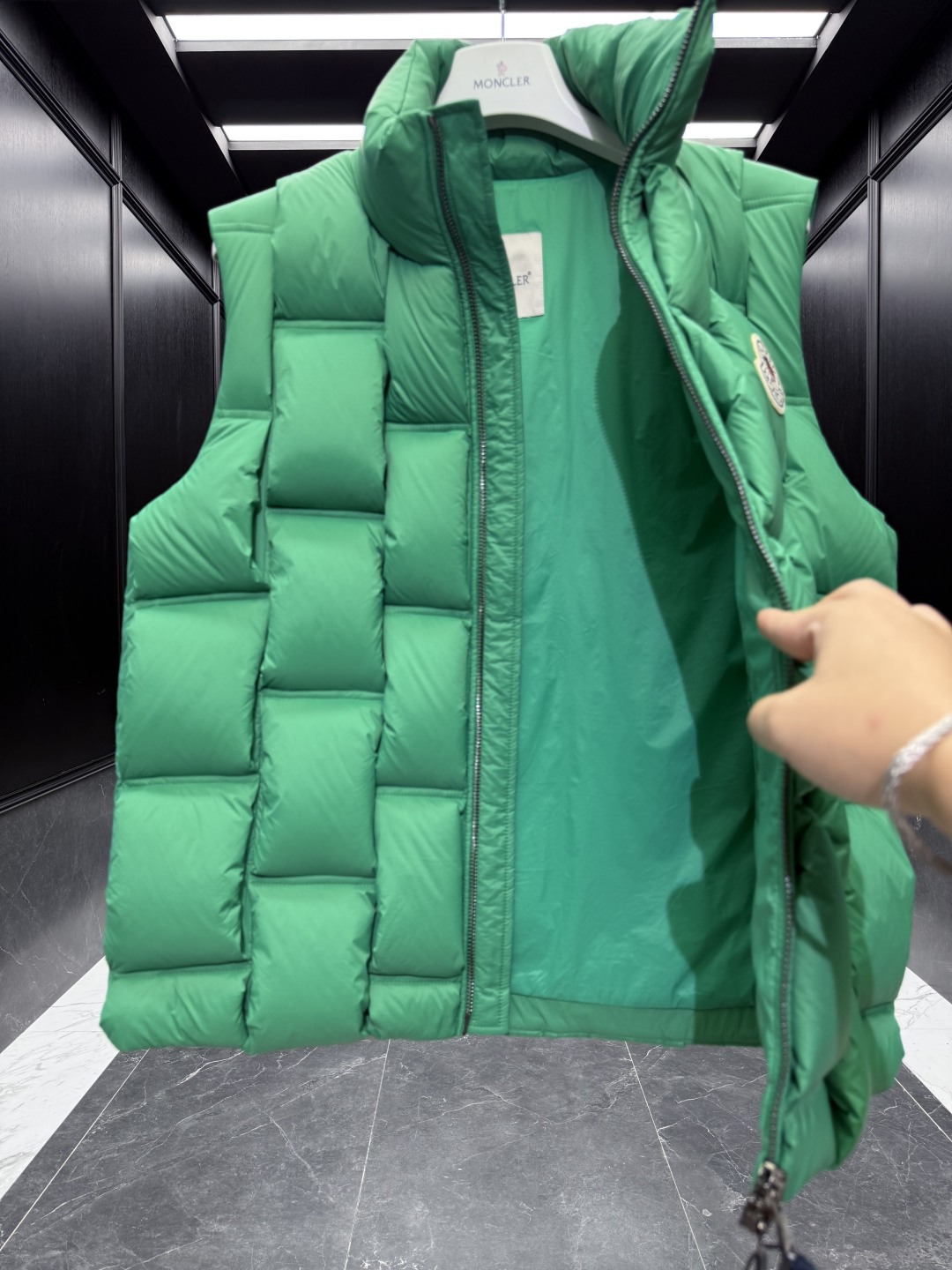 特级羽绒⬆️Moncler x ChristoPher Raxxy 明星同款 男女款3D绗缝拉链羽绒马甲