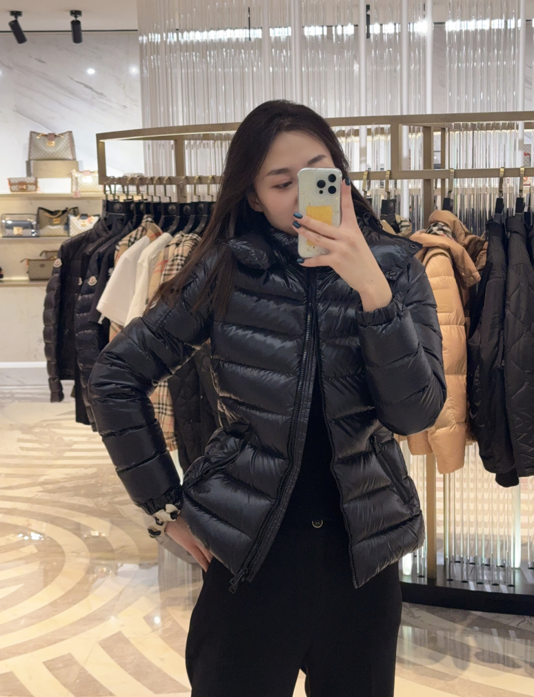 上身效果｜Moncler 王牌经典Bady女士连帽短款绒夹克外套.永久不过时.最好穿的版型.