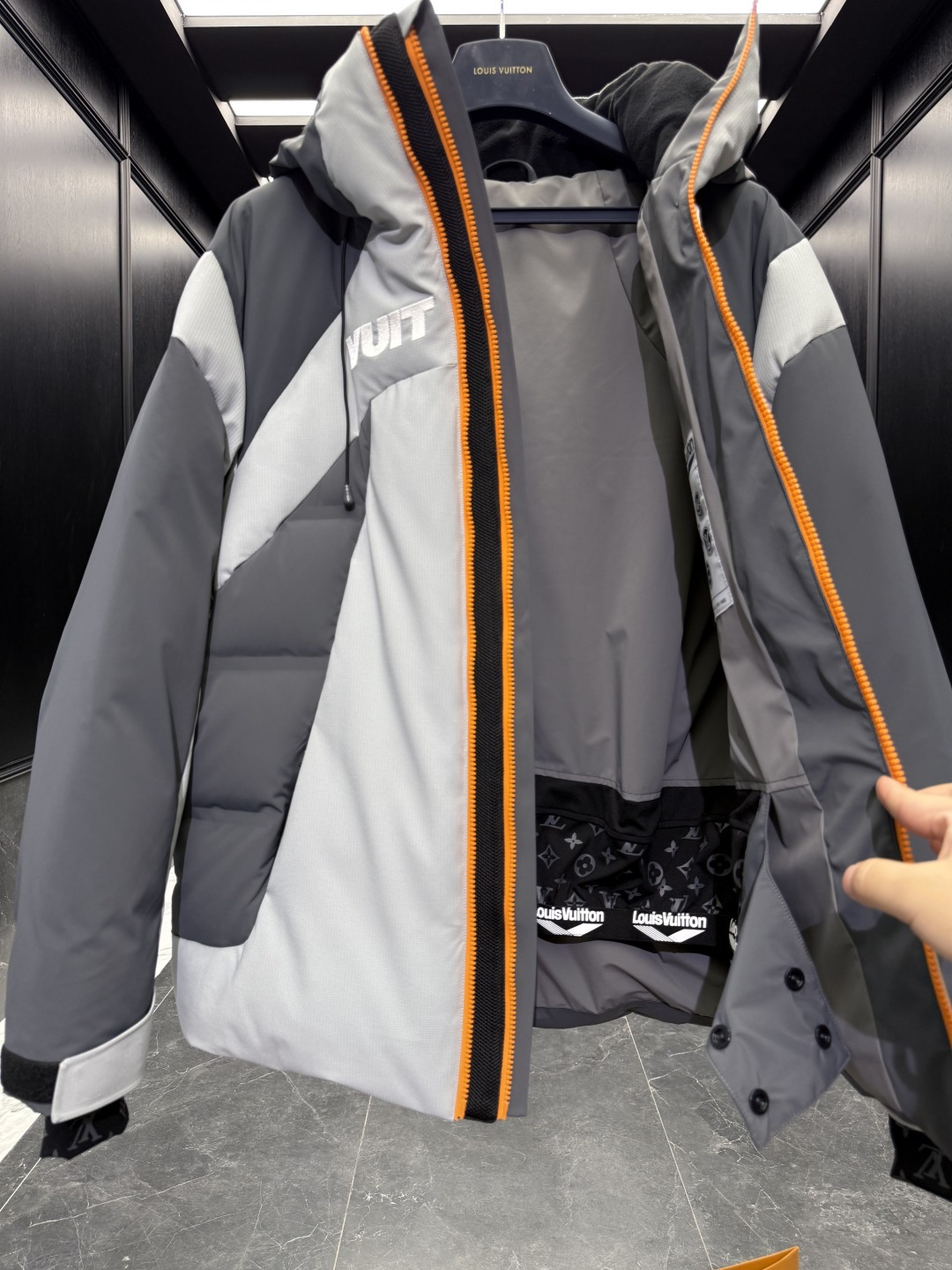 。顶级鹅绒 顶级版本 欢迎对比特级羽绒⬆️LOUIS VUITTON LV3390秋冬新款SKI滑雪系列