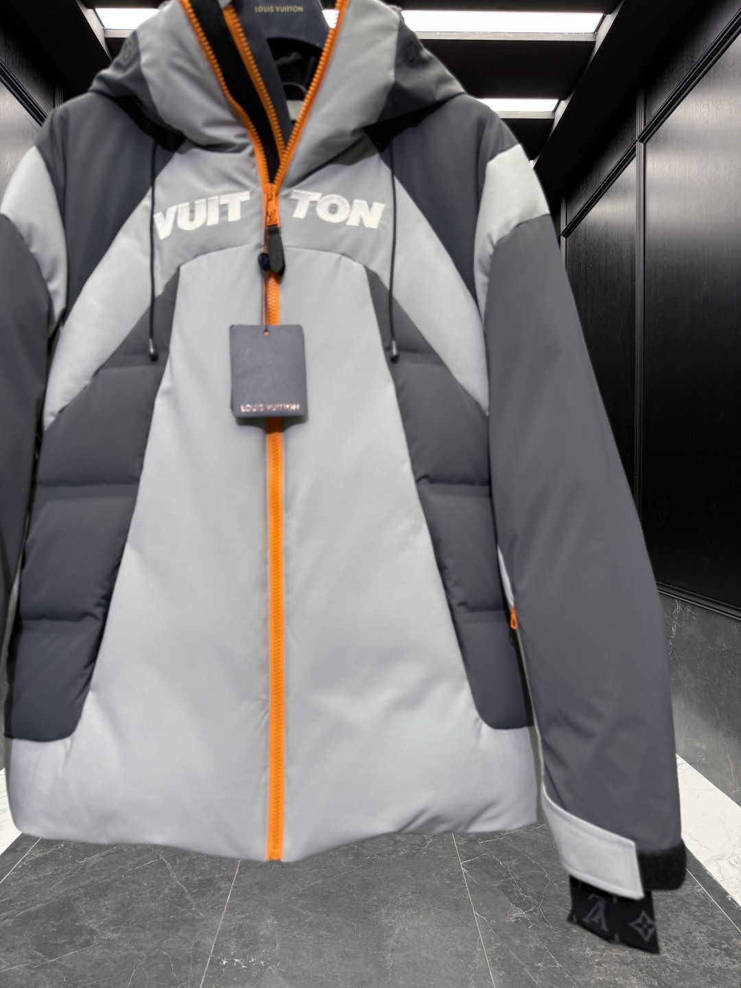 。顶级鹅绒 顶级版本 欢迎对比特级羽绒⬆️LOUIS VUITTON LV3390秋冬新款SKI滑雪系列