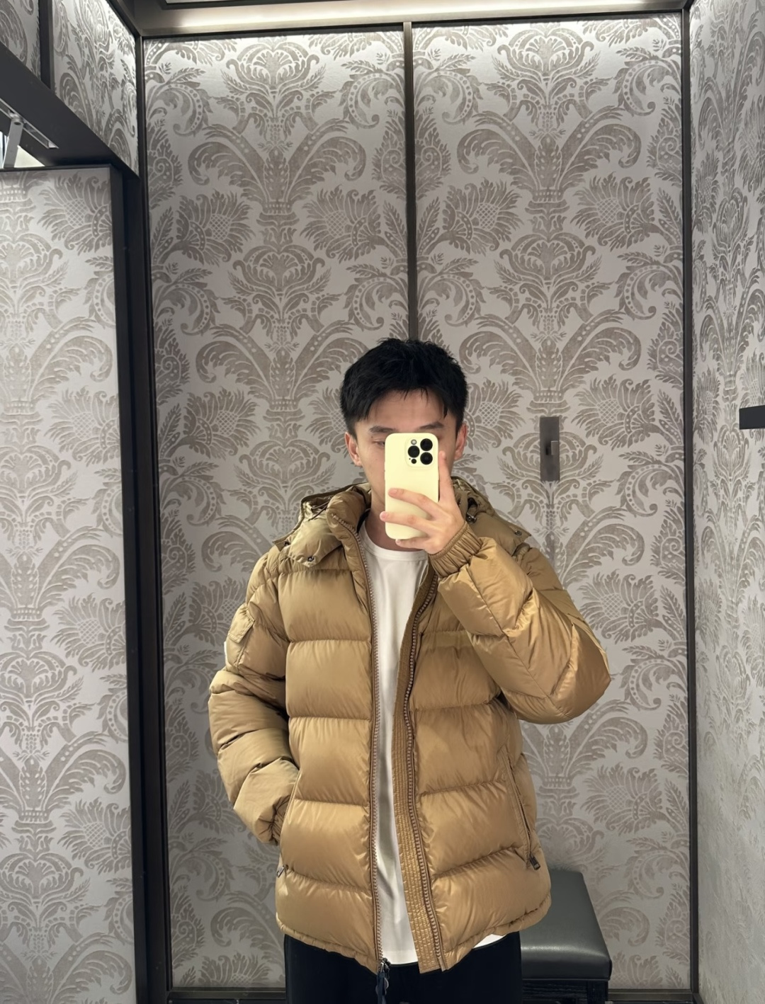 上身效果｜Moncler王牌经典,2025全新上市.Maya(全新科技尼龙)男士哑光短款羽绒夹克外套.限