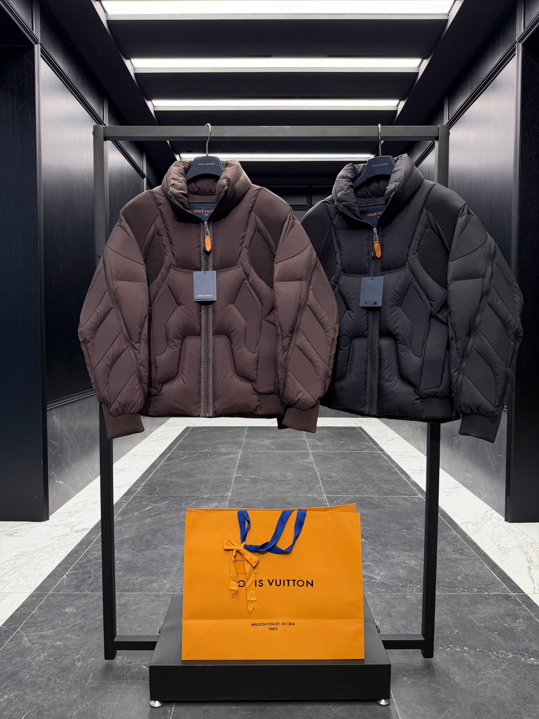 羽绒服 特级羽绒⬆️ Louis Vuitton Lv2025全新重工机甲风立领羽绒外套.鹅绒填充.极致