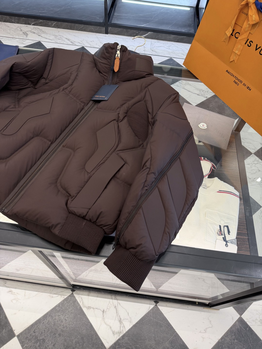 羽绒服 特级羽绒⬆️ Louis Vuitton Lv2025全新重工机甲风立领羽绒外套.鹅绒填充.极致