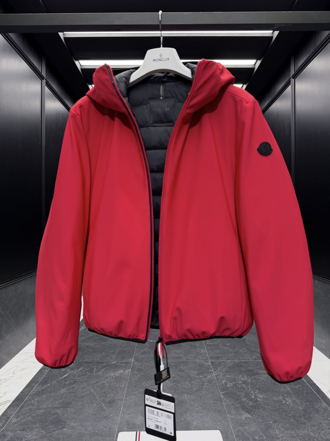 特级羽绒⬆️Moncler Batisse男士连帽短款羽绒夹克外套.原版购入开发,鹅绒填充.条码款号齐全
