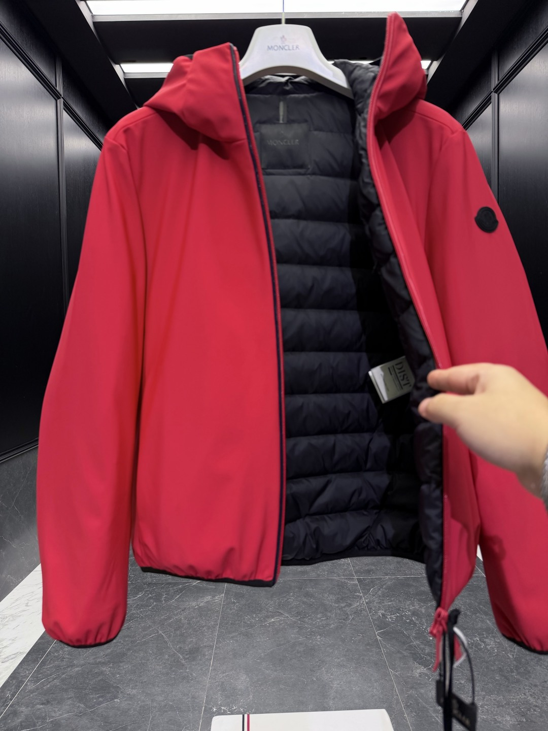特级羽绒⬆️Moncler Batisse男士连帽短款羽绒夹克外套.原版购入开发,鹅绒填充.条码款号齐全