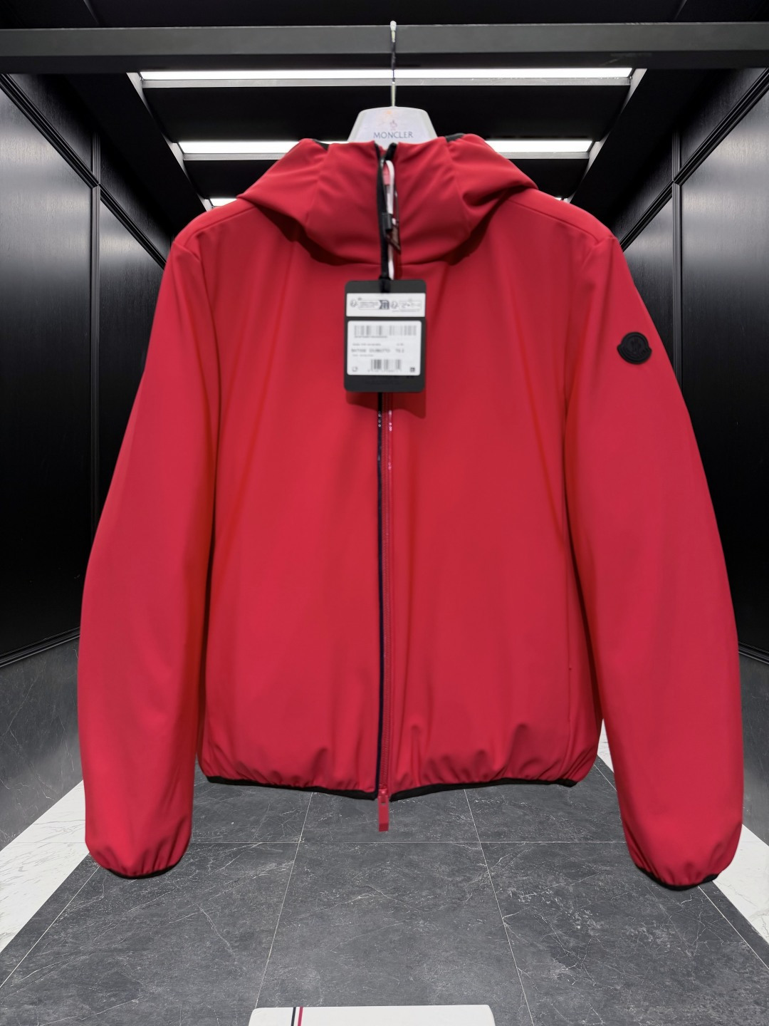 特级羽绒⬆️Moncler Batisse男士连帽短款羽绒夹克外套.原版购入开发,鹅绒填充.条码款号齐全