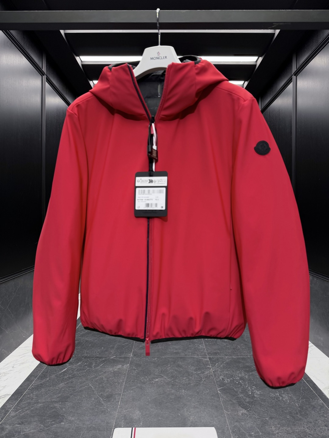 特级羽绒⬆️Moncler Batisse男士连帽短款羽绒夹克外套.原版购入开发,鹅绒填充.条码款号齐全