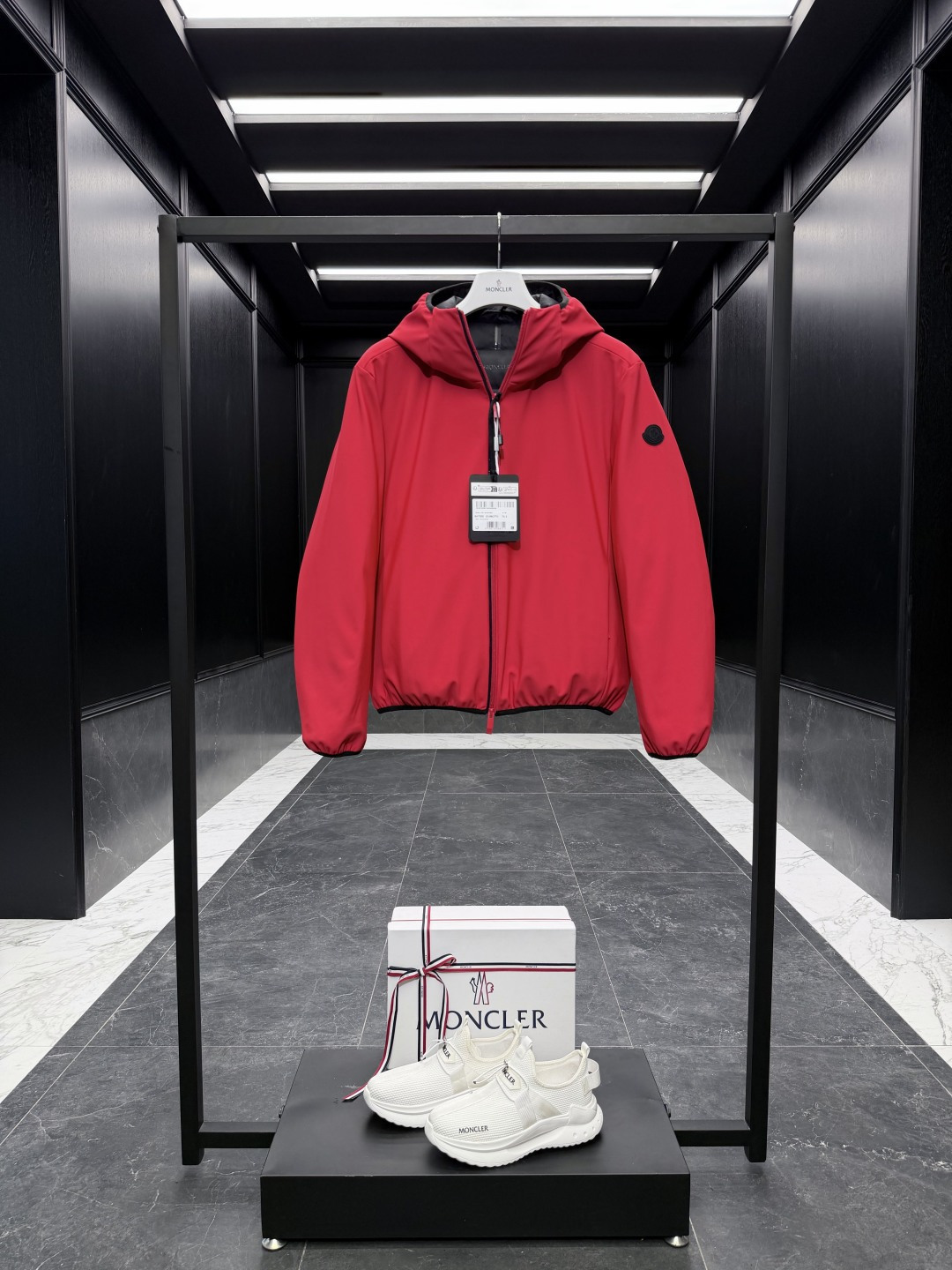 特级羽绒⬆️Moncler Batisse男士连帽短款羽绒夹克外套.原版购入开发,鹅绒填充.条码款号齐全