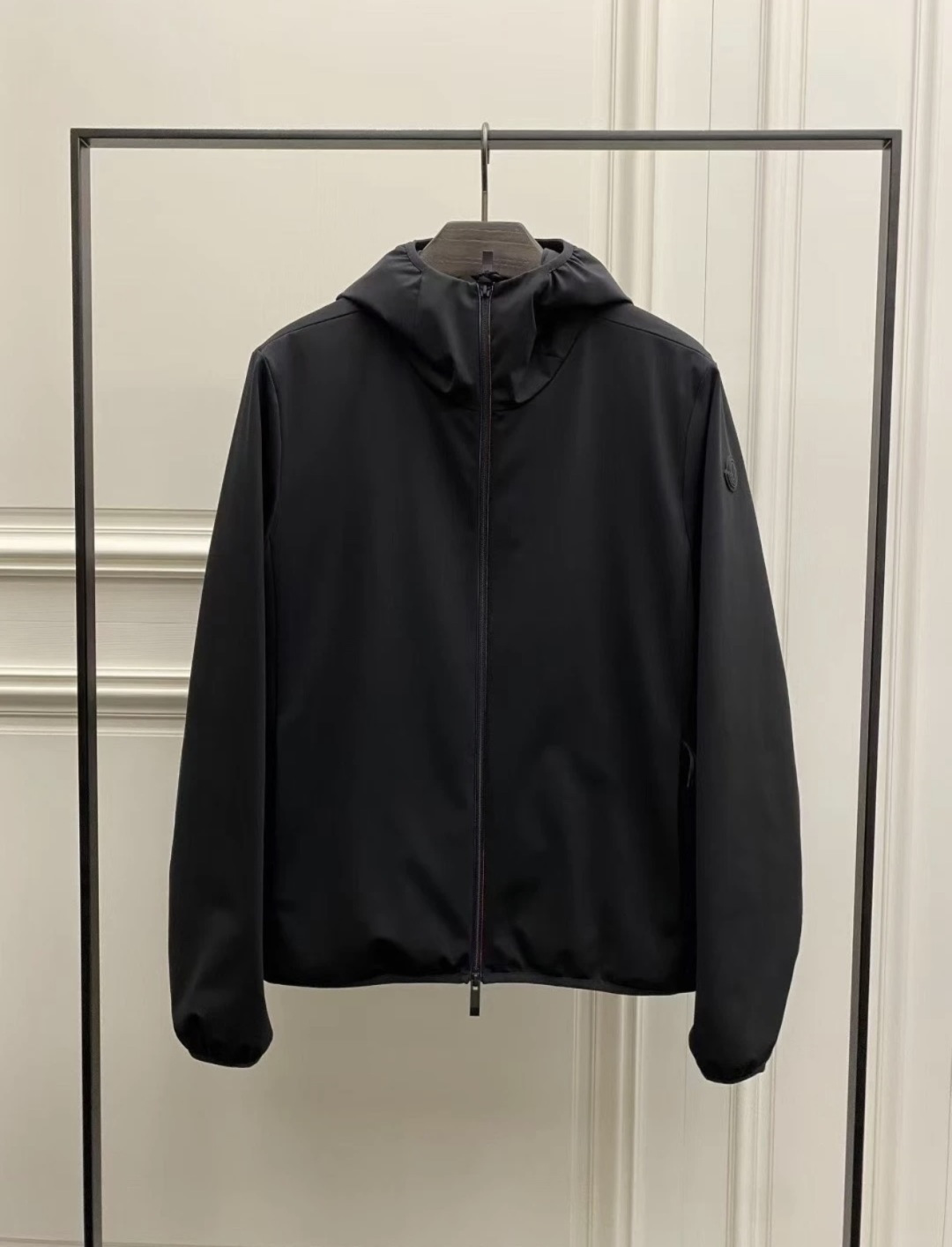 Moncler Batisse男士连帽短款羽绒夹克外套.柜台实拍参考.