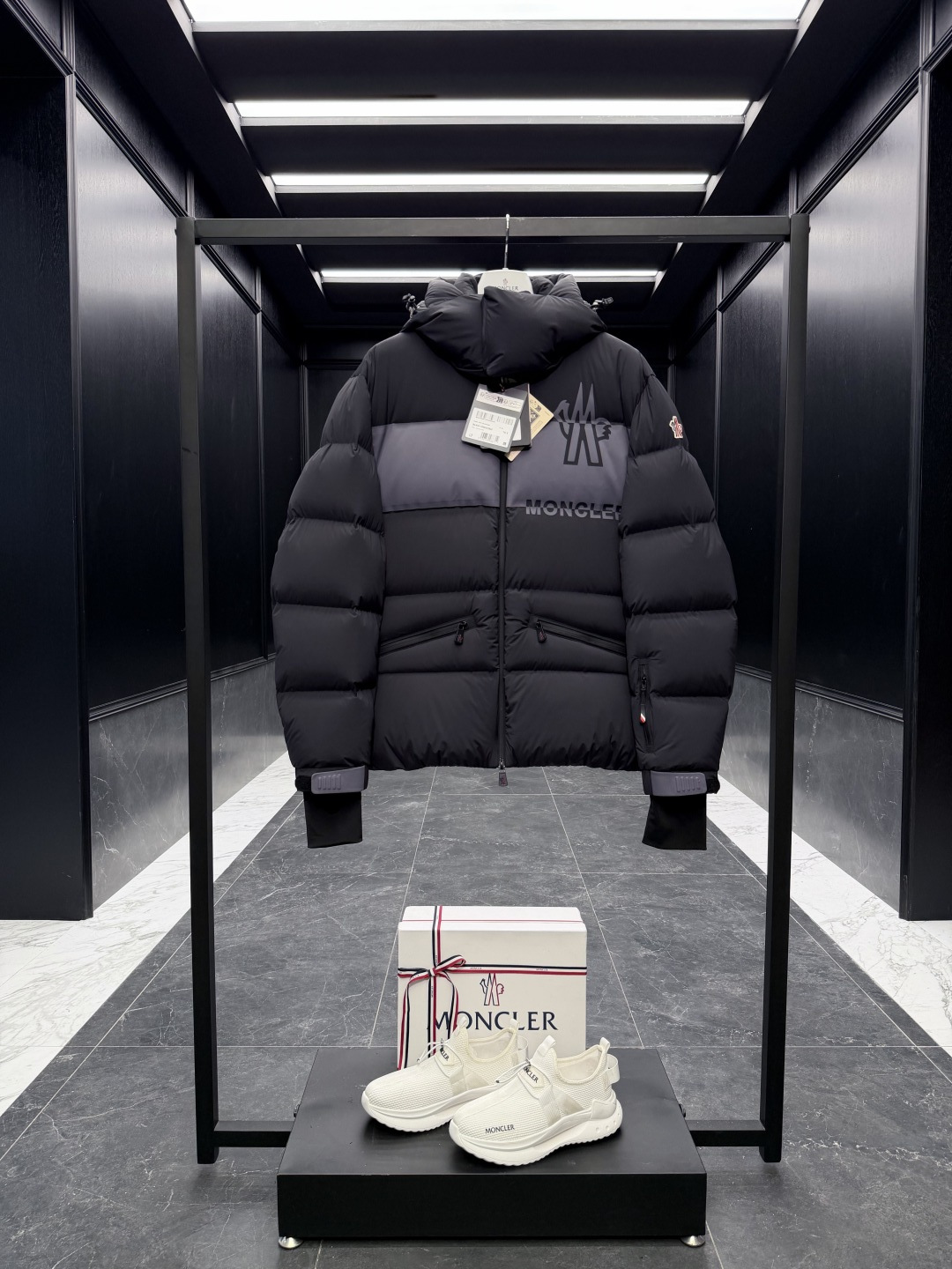 特级羽绒⬆️Moncler Grenoble高端系列Blash(渠道臻品)区分全网色差低端版本.防水短款