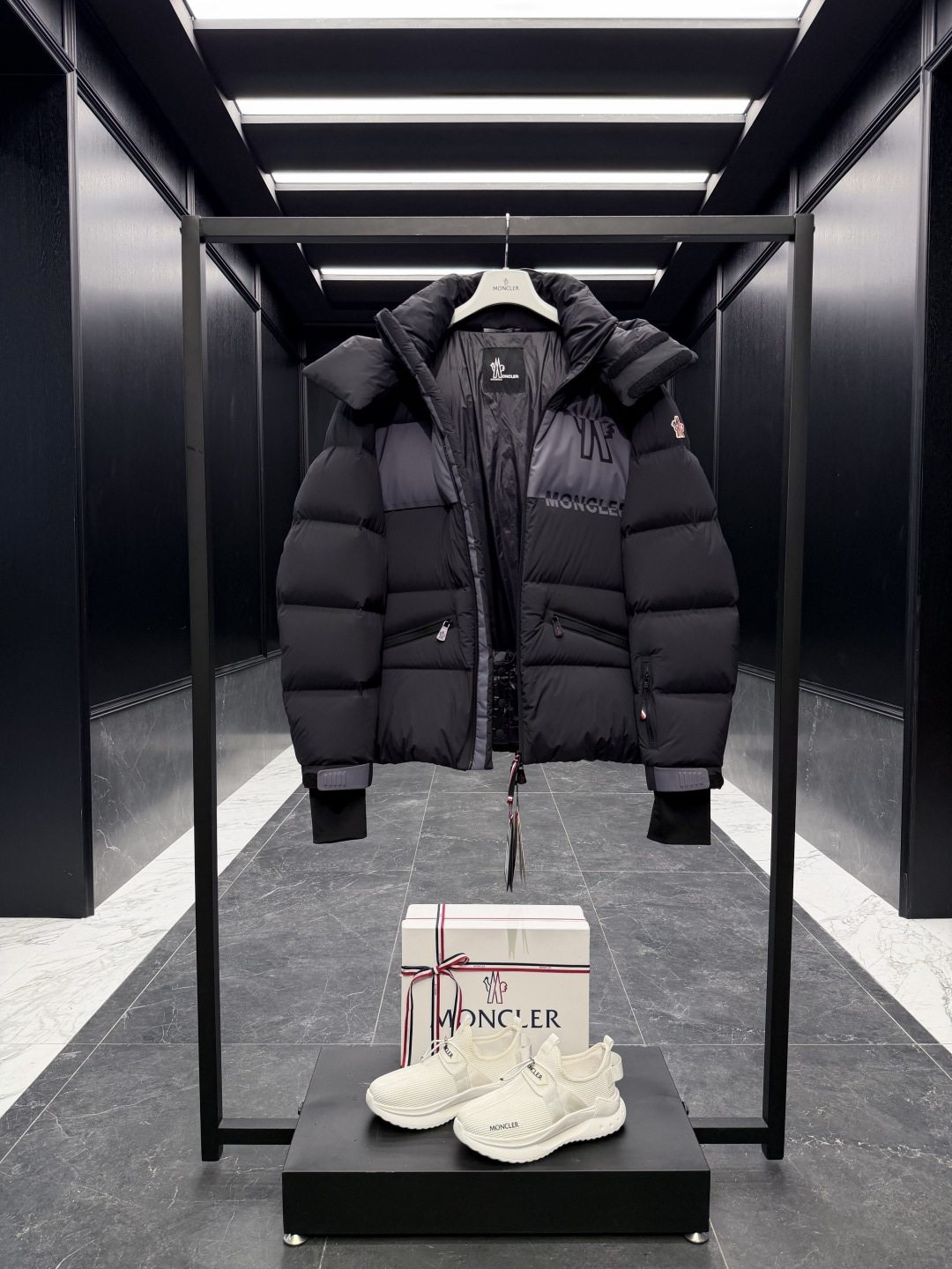 特级羽绒⬆️Moncler Grenoble高端系列Blash(渠道臻品)区分全网色差低端版本.防水短款