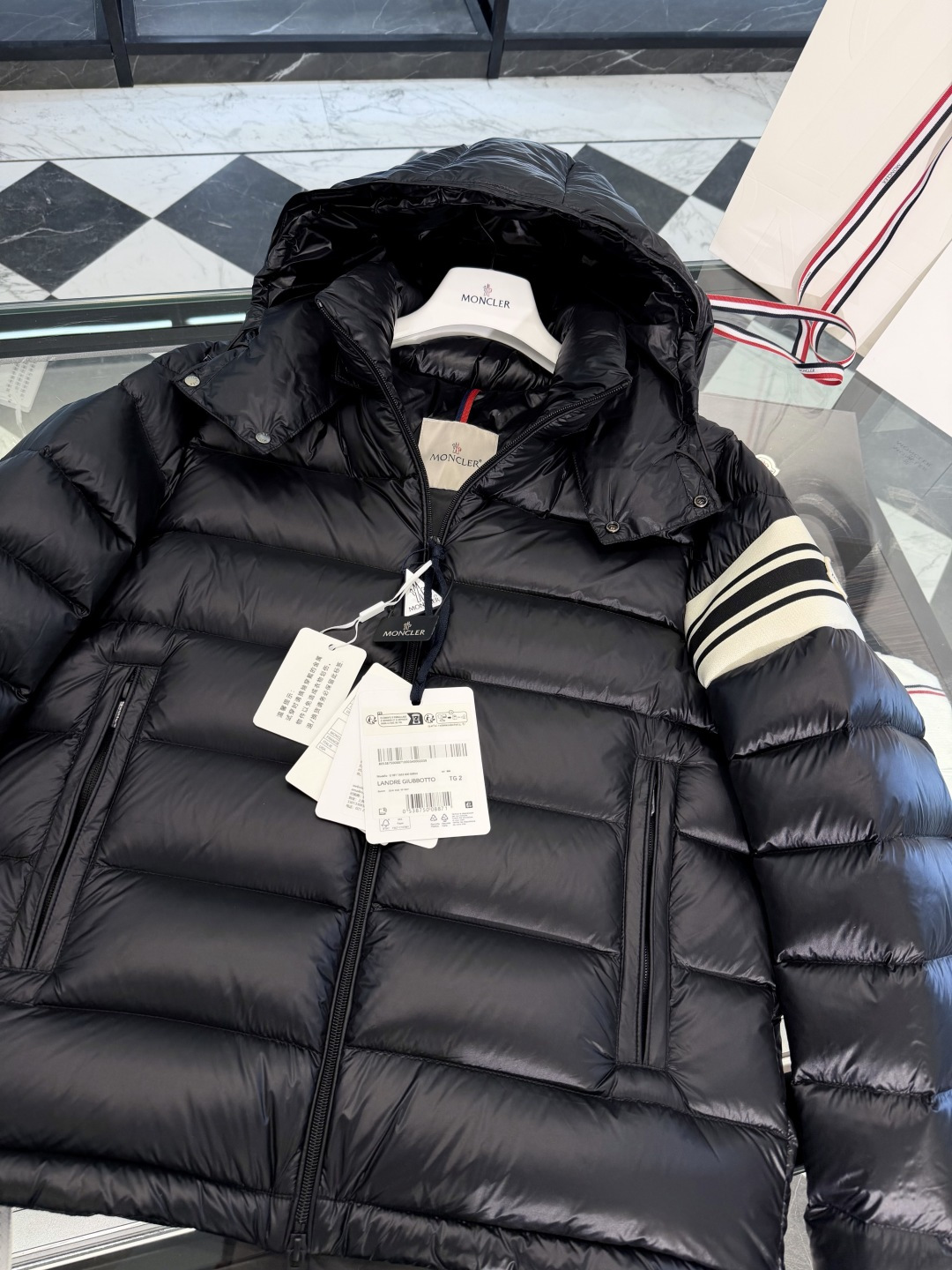 Moncler Landre条纹拉链连帽长袖夹克外套.连帽可脱卸.更多细节实拍.