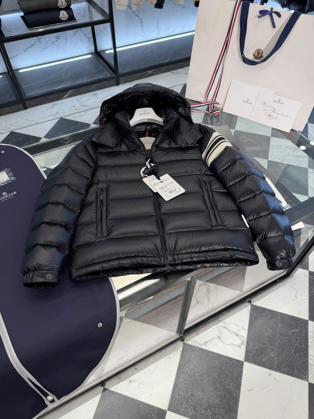 Moncler Landre条纹拉链连帽长袖夹克外套.连帽可脱卸.更多细节实拍.