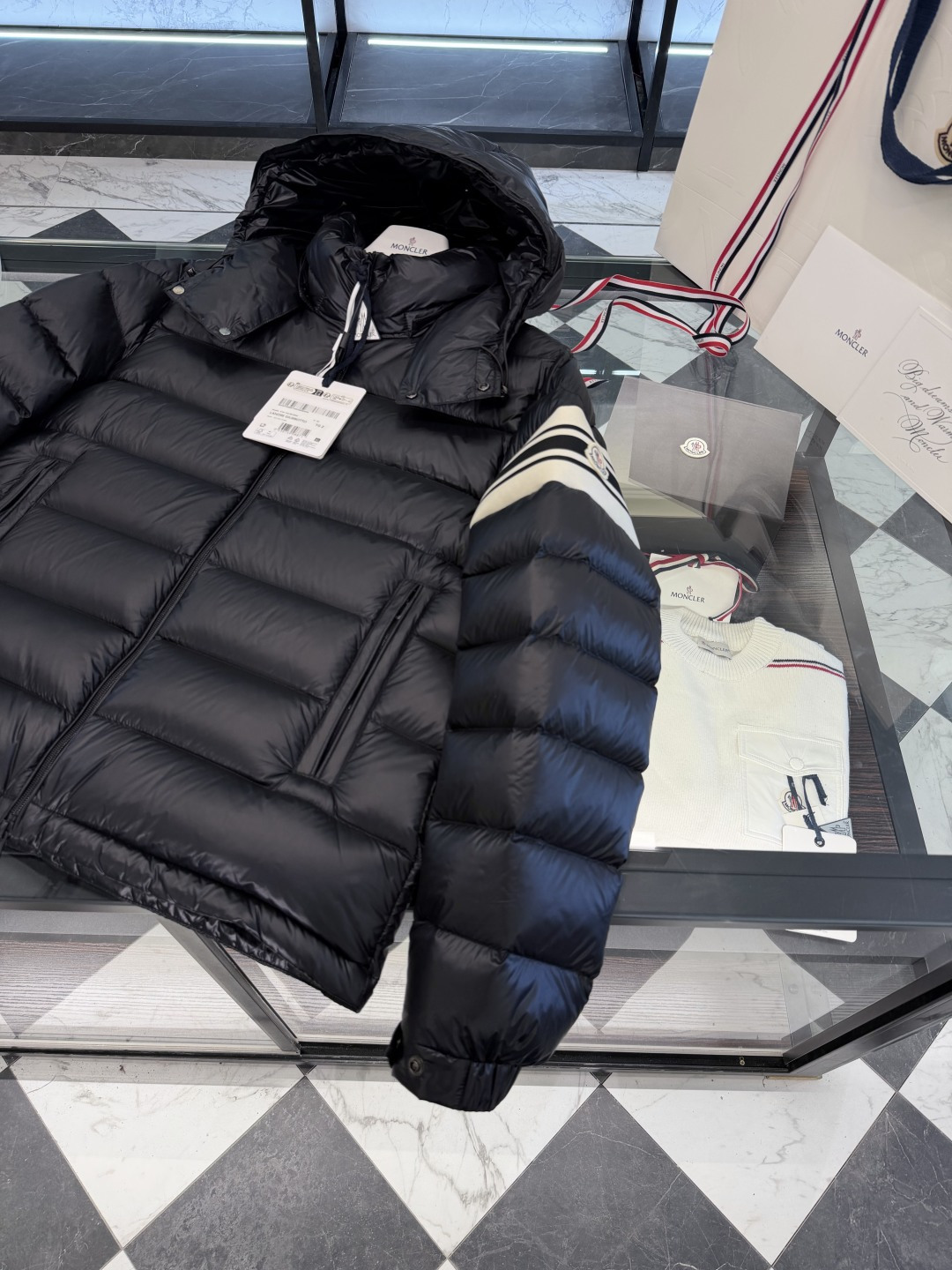 Moncler Landre条纹拉链连帽长袖夹克外套.连帽可脱卸.更多细节实拍.
