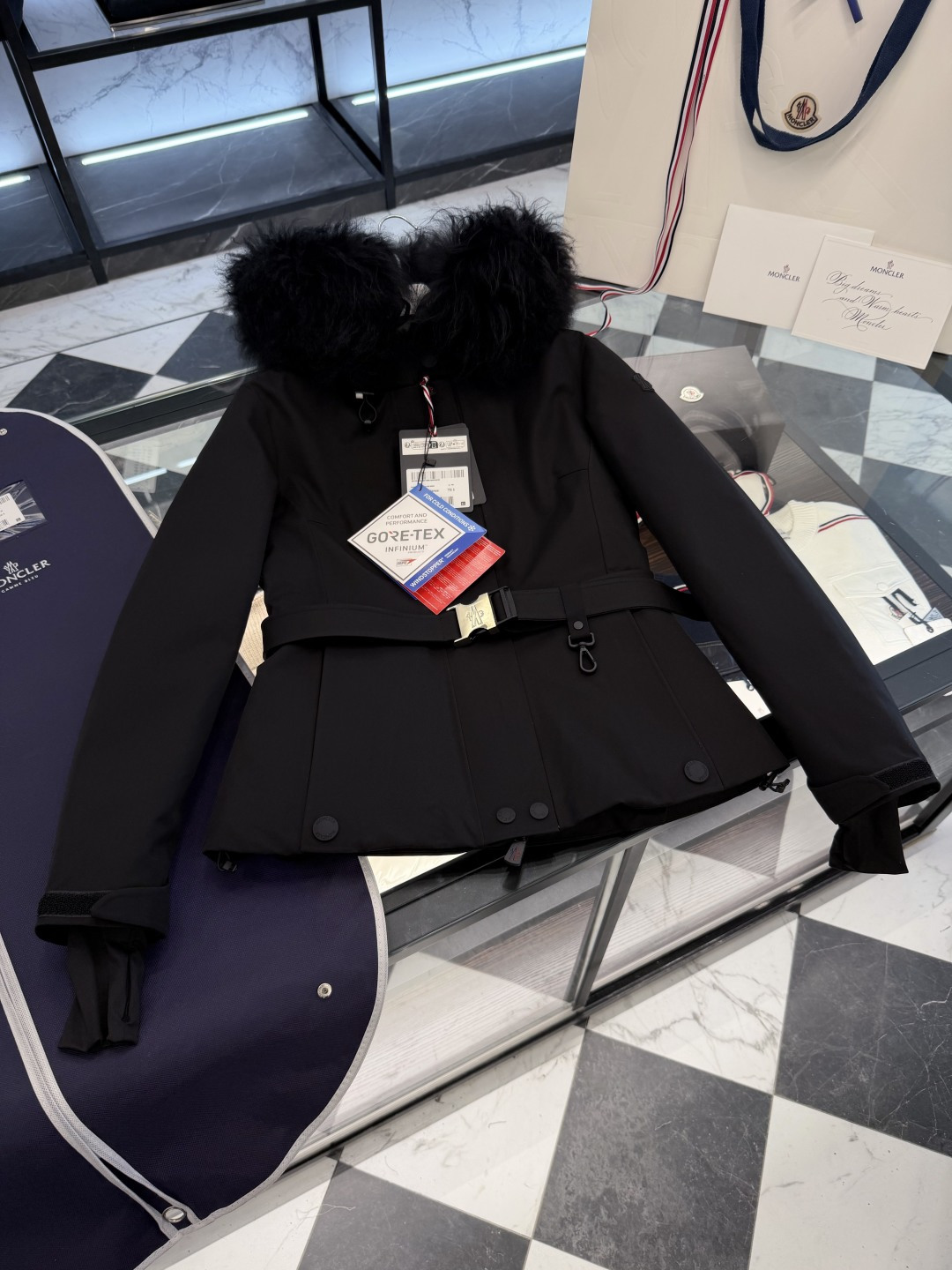 NO:660513,Moncler Grenoble【Outdoor Equipment】Laplance GORE-TEX Women's Shearling Trim Hooded Down Ski Jacket. More details in real photos.,Moncler,jackets & coats,jackets & coats,down jacket,hats, 19860909Moncler Grenoble【户外装备】Laplance GORE-TEX女士羊毛皮饰边连帽羽绒滑雪夹克外套.更多细节实拍.,蒙口-服装,Moncler,jackets & coats,jackets & coats,down jacket,hats, ,Women's clothing
