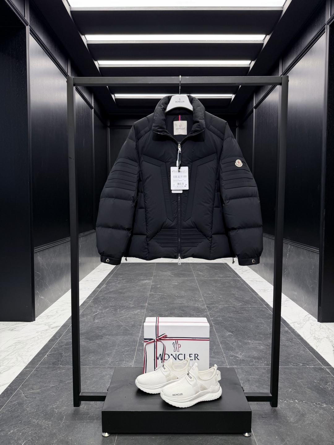特级羽绒⬆️Moncler Matt Black3144欧洲限定款.2025全新重工机甲风异型裁剪立领羽