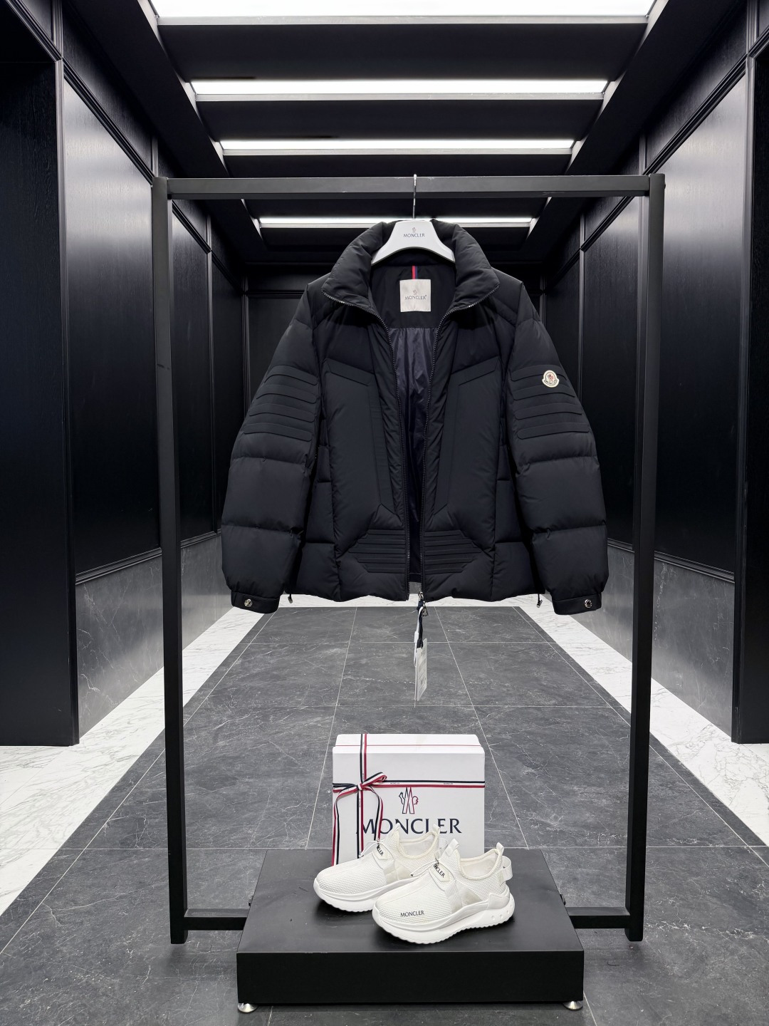 特级羽绒⬆️Moncler Matt Black3144欧洲限定款.2025全新重工机甲风异型裁剪立领羽