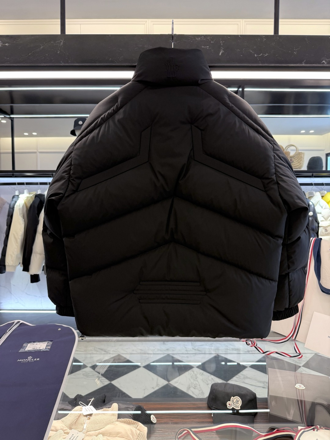 . 535885_690 535885_690