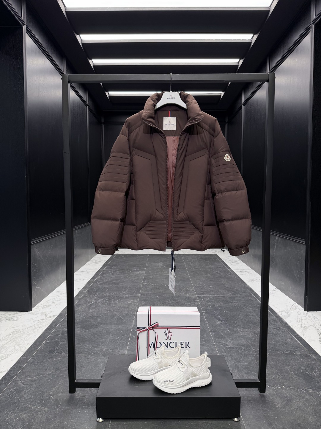 特级羽绒⬆️Moncler Matt Black3144欧洲限定款.2025全新重工机甲风异型裁剪立领羽
