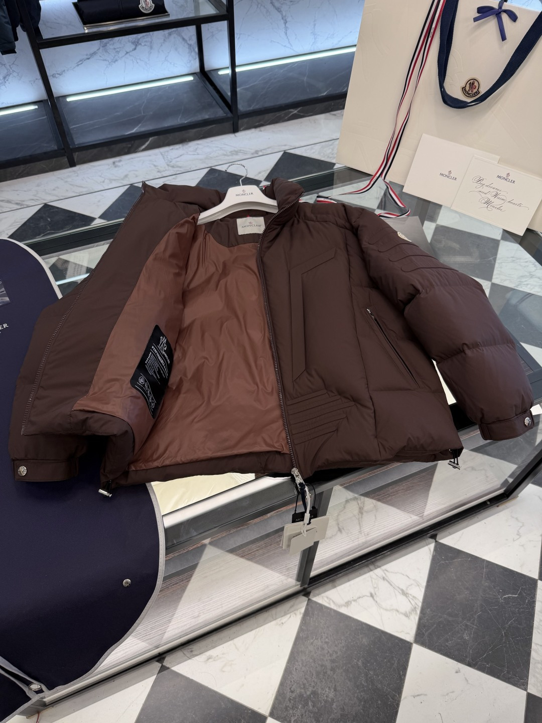 Moncler Matt Black欧洲限定款.2025全新重工机甲风异型裁剪立领羽绒外套.更多细节实拍