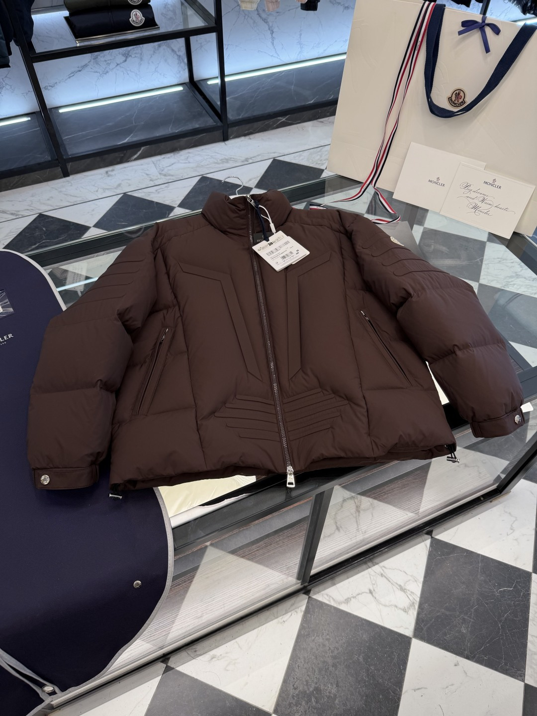 NO:660525,Moncler Matt Black European limited edition. 2025 new heavy-duty machine style special-shaped cut stand-collar down jacket. More details real shot., Mengkou-clothing, Moncler, jackets & coats, down jacket,  19860909Moncler Matt Black欧洲限定款.2025全新重工机甲风异型裁剪立领羽绒外套.更多细节实拍.,蒙口-服装,Moncler,jackets & coats,down jacket, ,Women's clothing
