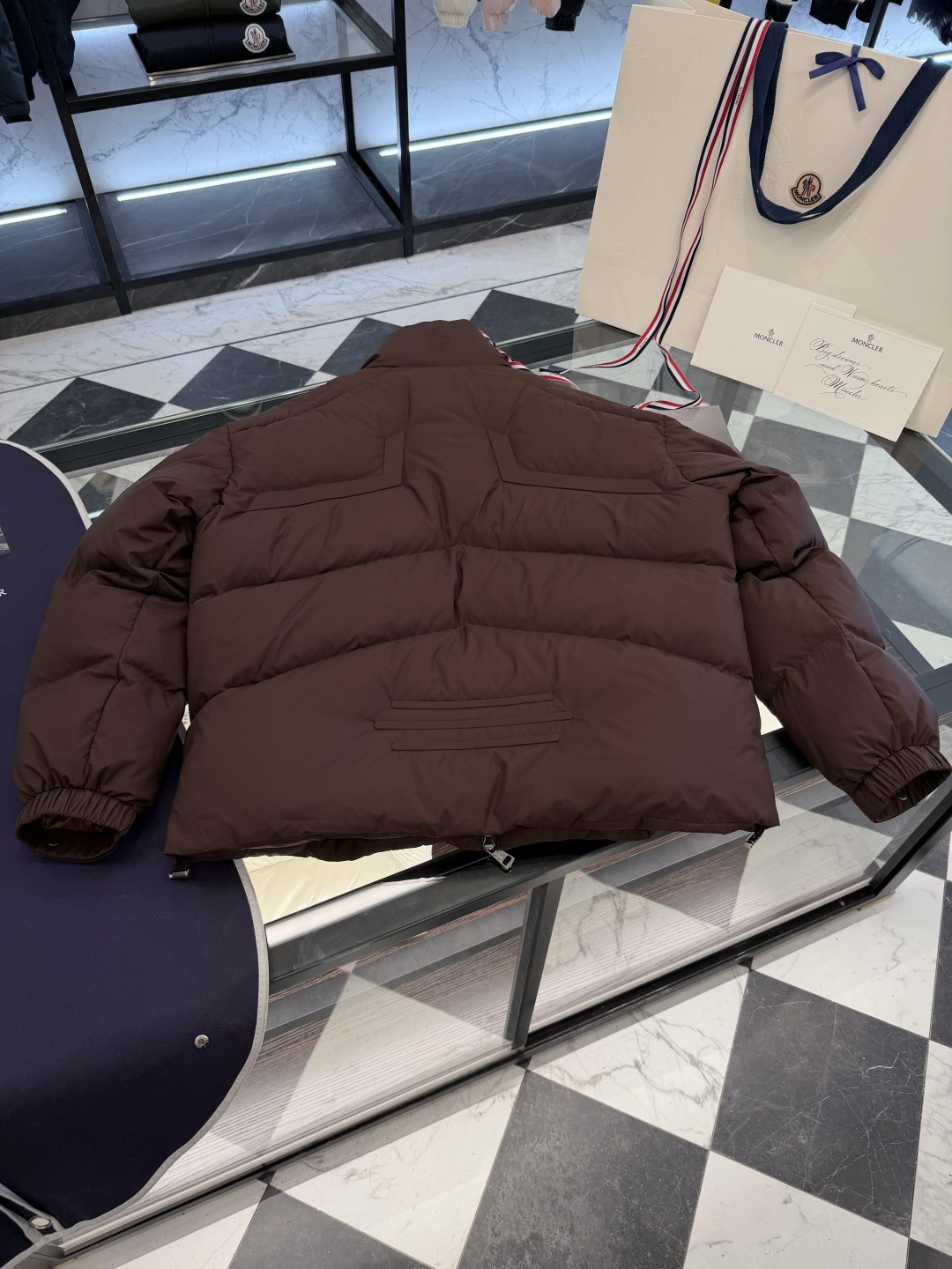 Moncler Matt Black欧洲限定款.2025全新重工机甲风异型裁剪立领羽绒外套.更多细节实拍