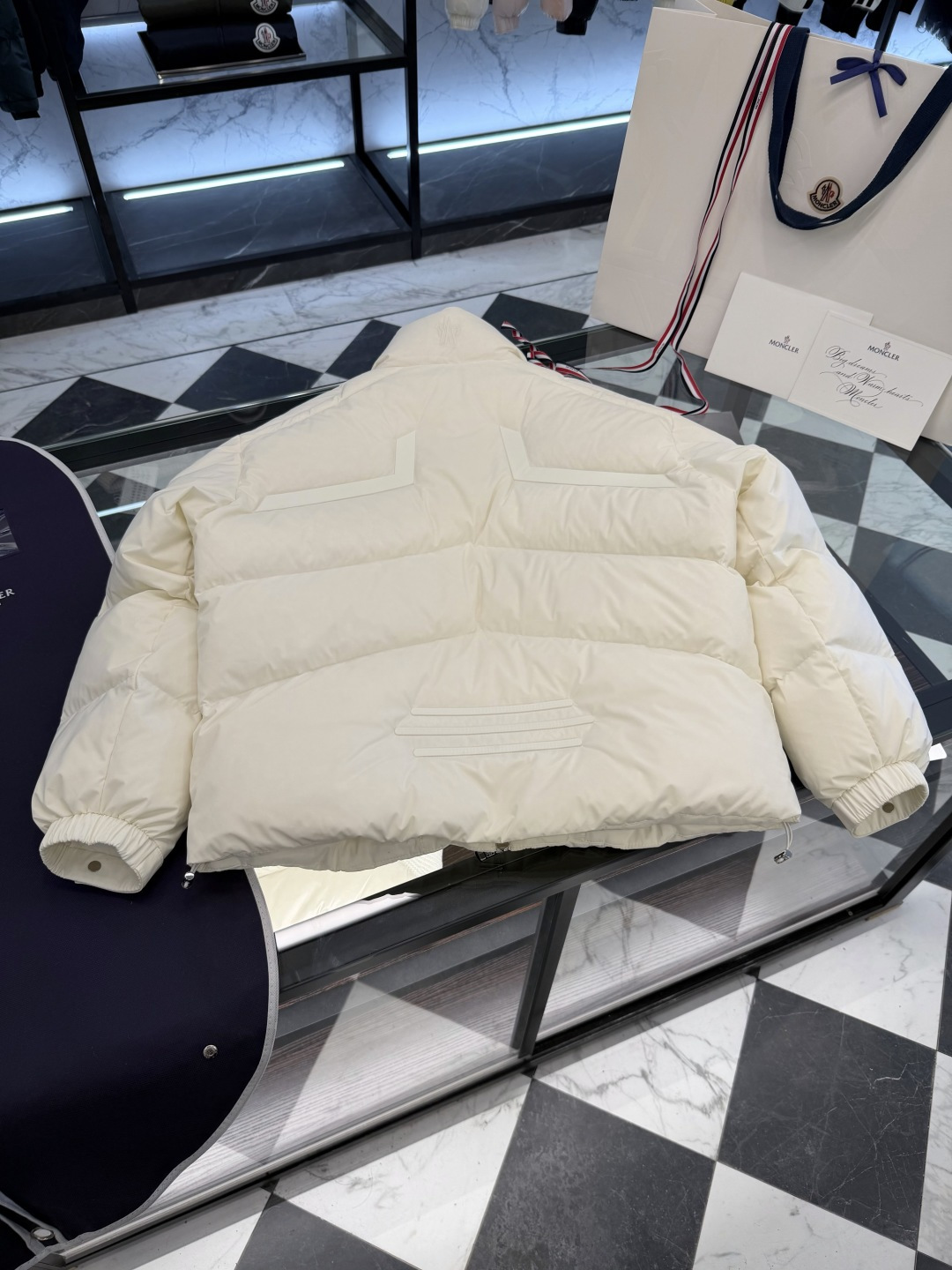 Moncler Matt Black欧洲限定款.2025全新重工机甲风异型裁剪立领羽绒外套.更多细节实拍