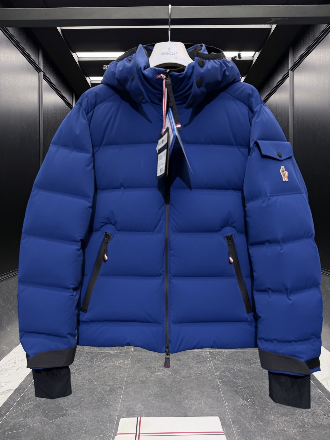 特级羽绒⬆️Moncler Montgetech(限定蓝色)高端男士短款羽绒夹克外套.柜台2w开外的高端