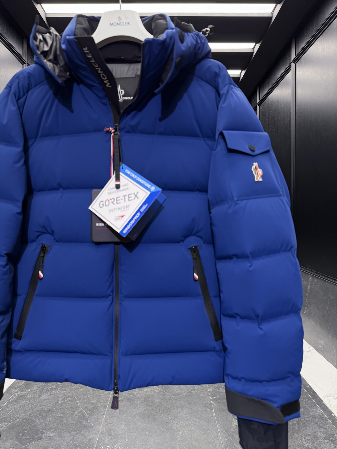特级羽绒⬆️Moncler Montgetech(限定蓝色)高端男士短款羽绒夹克外套.柜台2w开外的高端