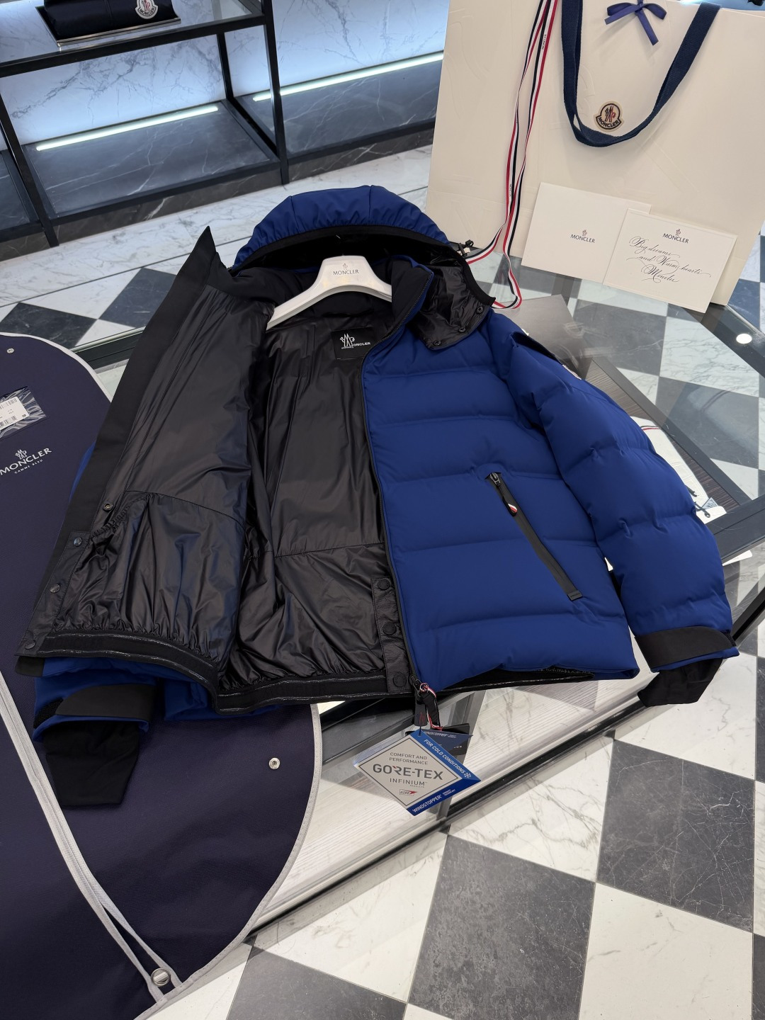 Moncler Montgetech(限定蓝色)高端男士短款羽绒夹克外套.太漂亮了这个配色.必须自留.更