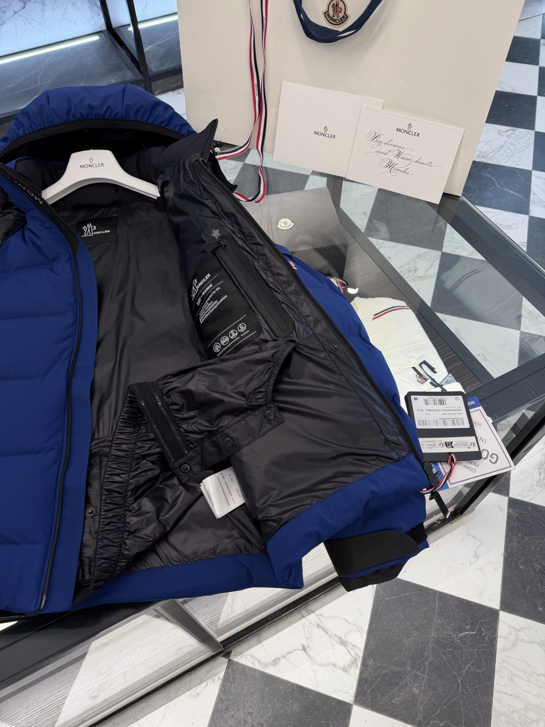 Moncler Montgetech(限定蓝色)高端男士短款羽绒夹克外套.太漂亮了这个配色.必须自留.更