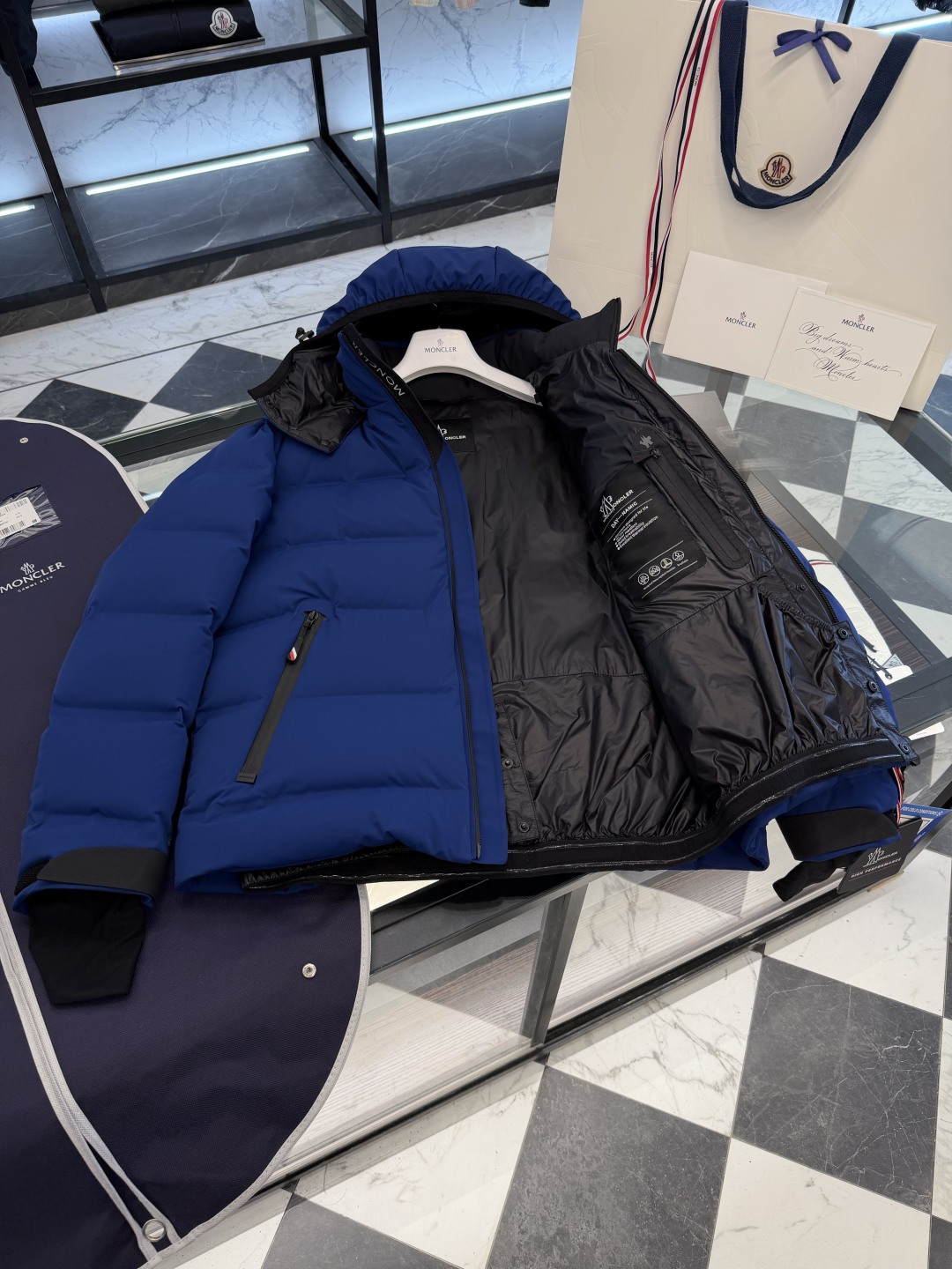 Moncler Montgetech(限定蓝色)高端男士短款羽绒夹克外套.太漂亮了这个配色.必须自留.更