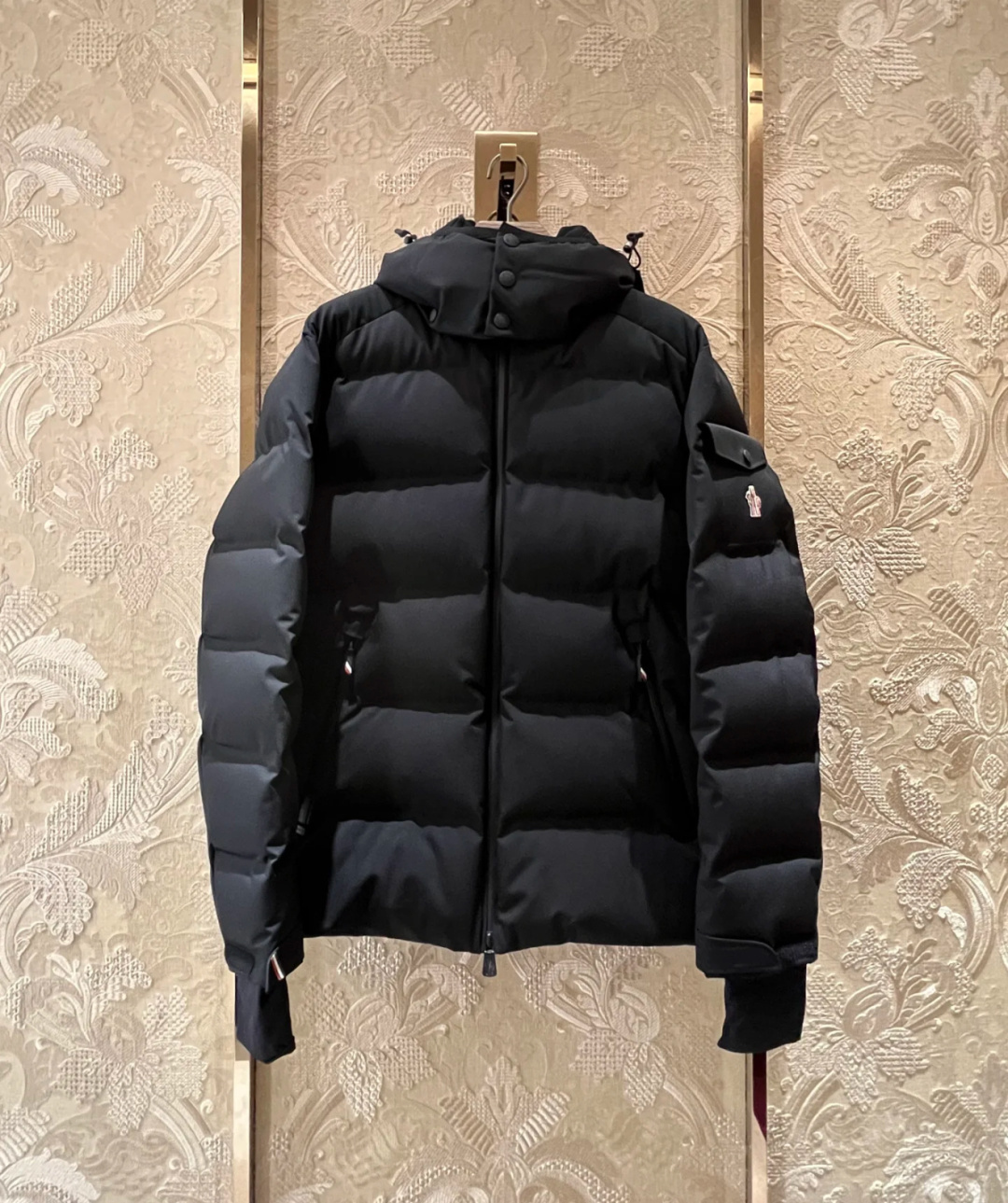 Moncler Montgetech高端男士短款羽绒夹克外套.柜台实拍展示.三色同步在售中.